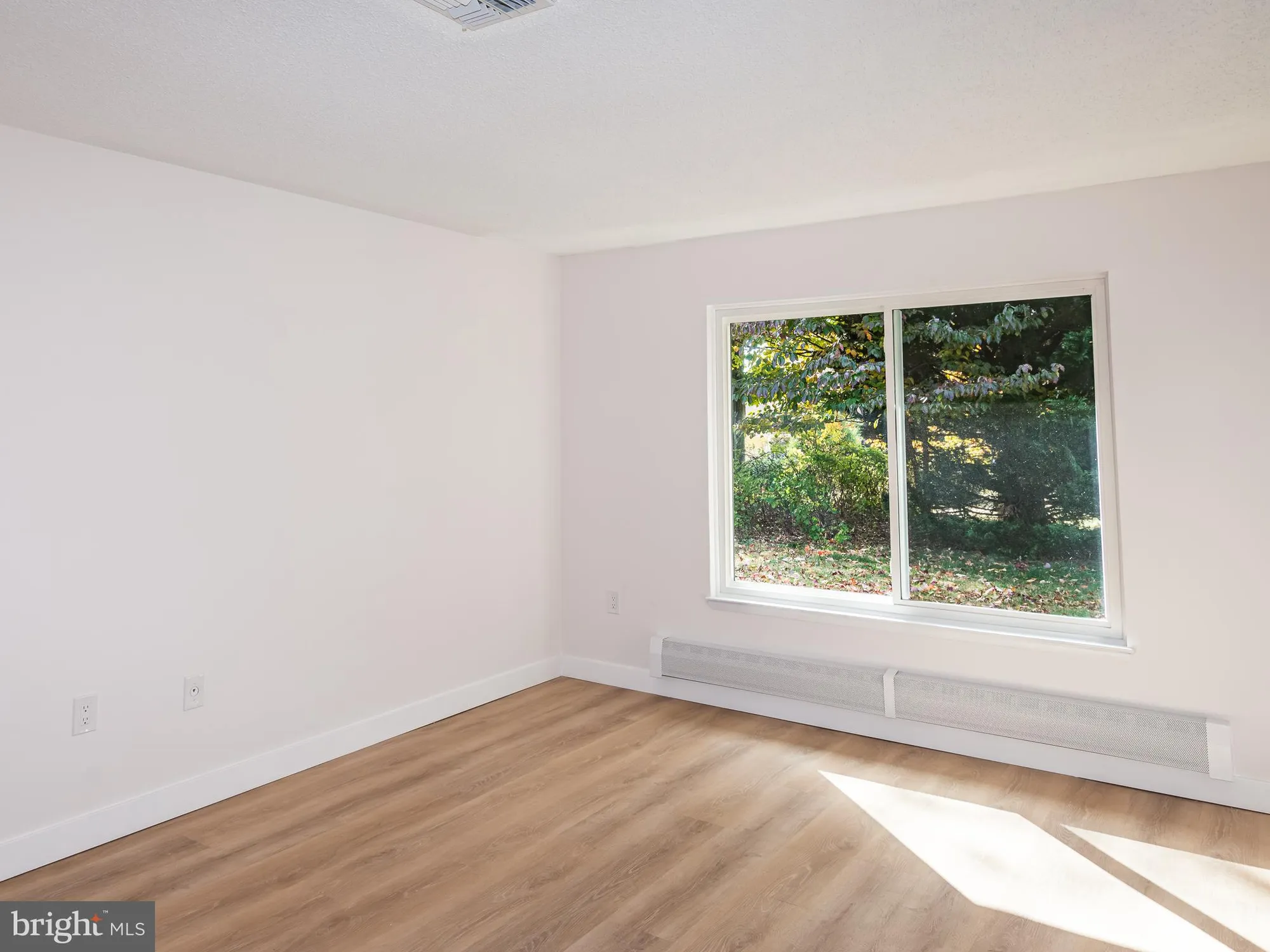 Property Slideshow image 32 of 34 | 15422 bramblewood dr # 21-b, Silver Spring, MD, 20906