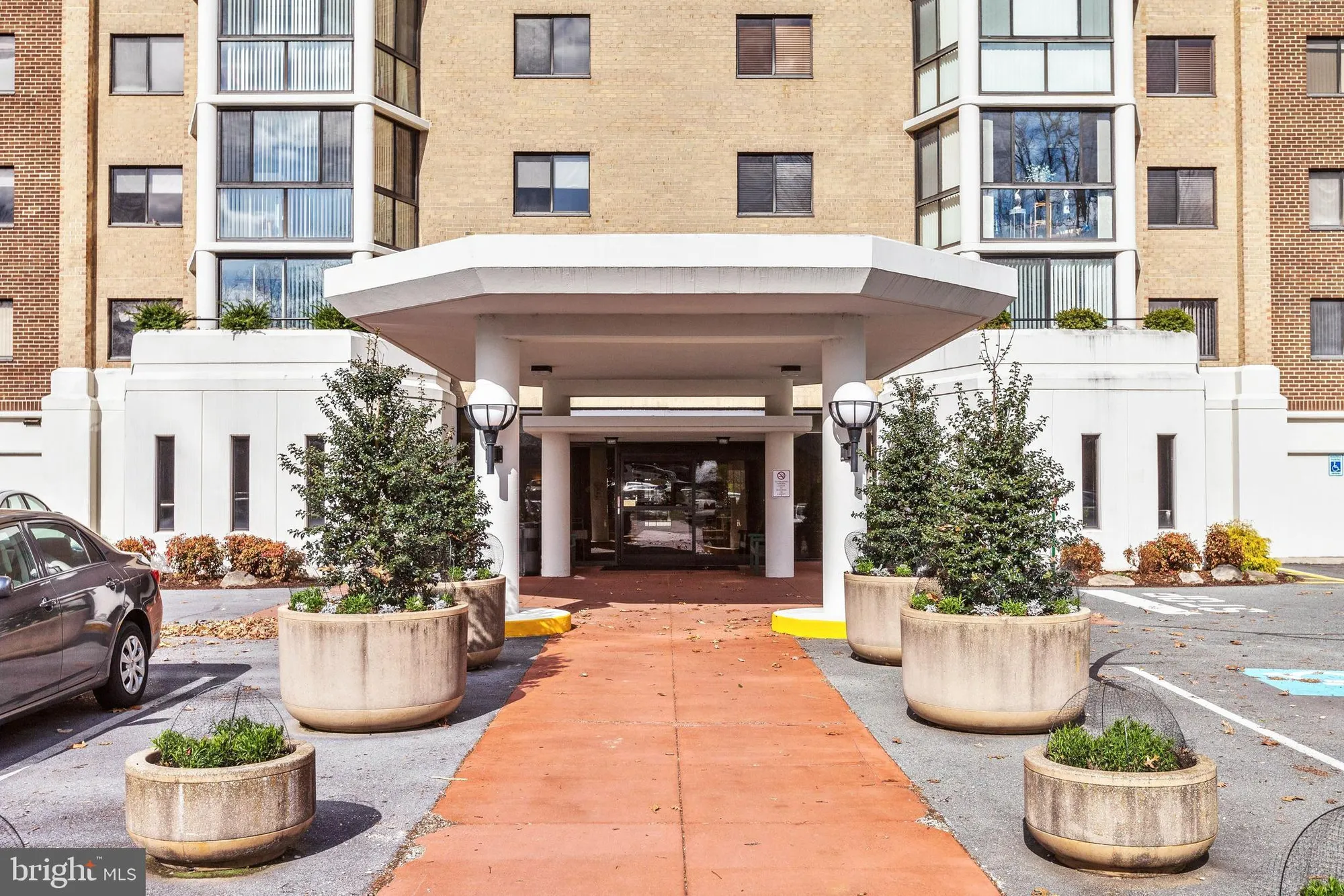 Property Slideshow image 2 of 38 | 15107 interlachen dr 2-1025, Silver Spring, MD, 20906