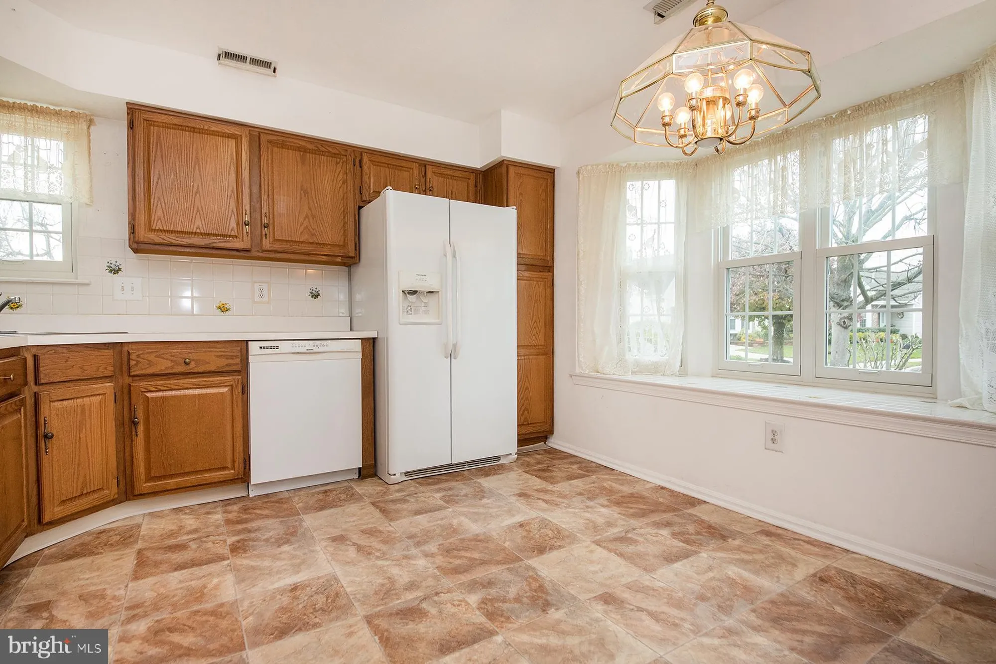 Property Slideshow image 9 of 35 | 422 elderberry ct, Mount Laurel, NJ, 08054