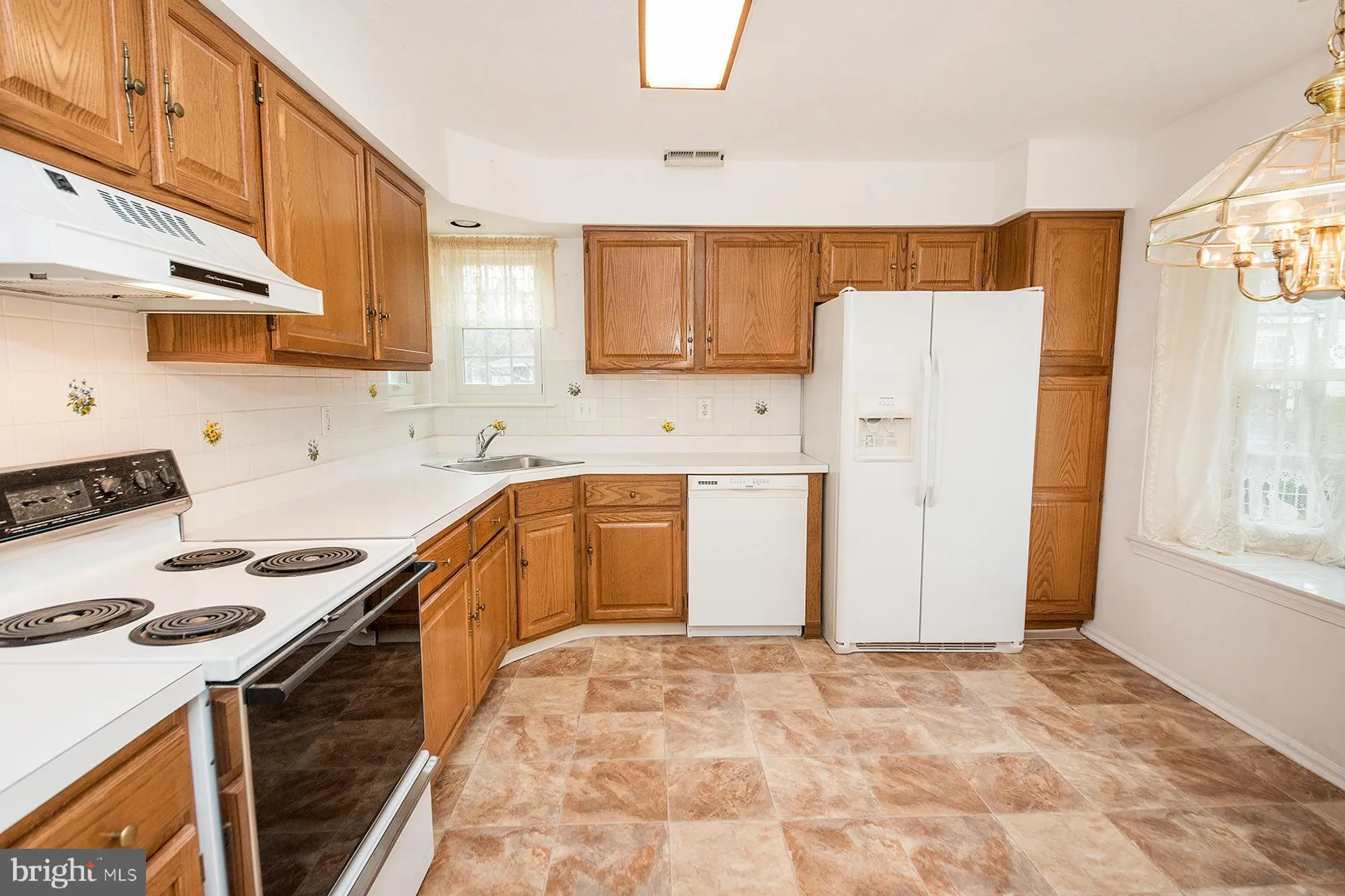 Property Slideshow image 10 of 35 | 422 elderberry ct, Mount Laurel, NJ, 08054