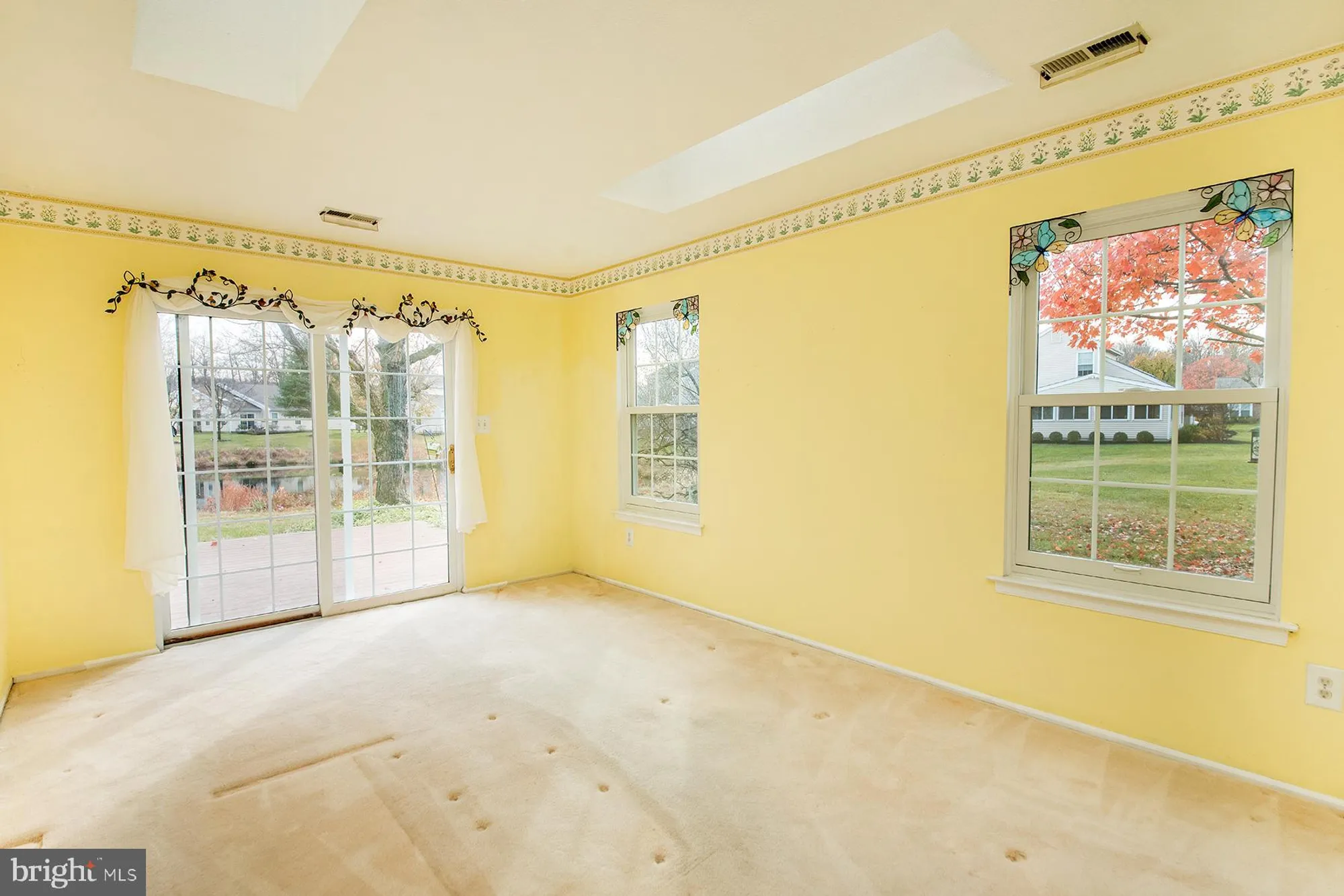 Property Slideshow image 7 of 35 | 422 elderberry ct, Mount Laurel, NJ, 08054