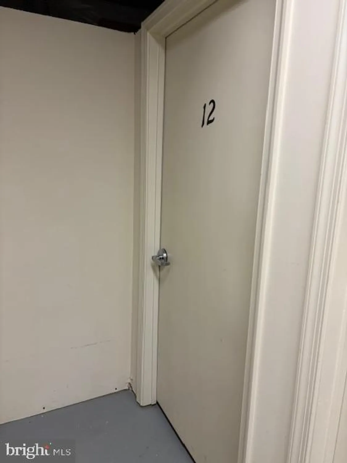 Property Slideshow image 8 of 10 | 2905 saintsbury plz apt 312, Fairfax, VA, 22031