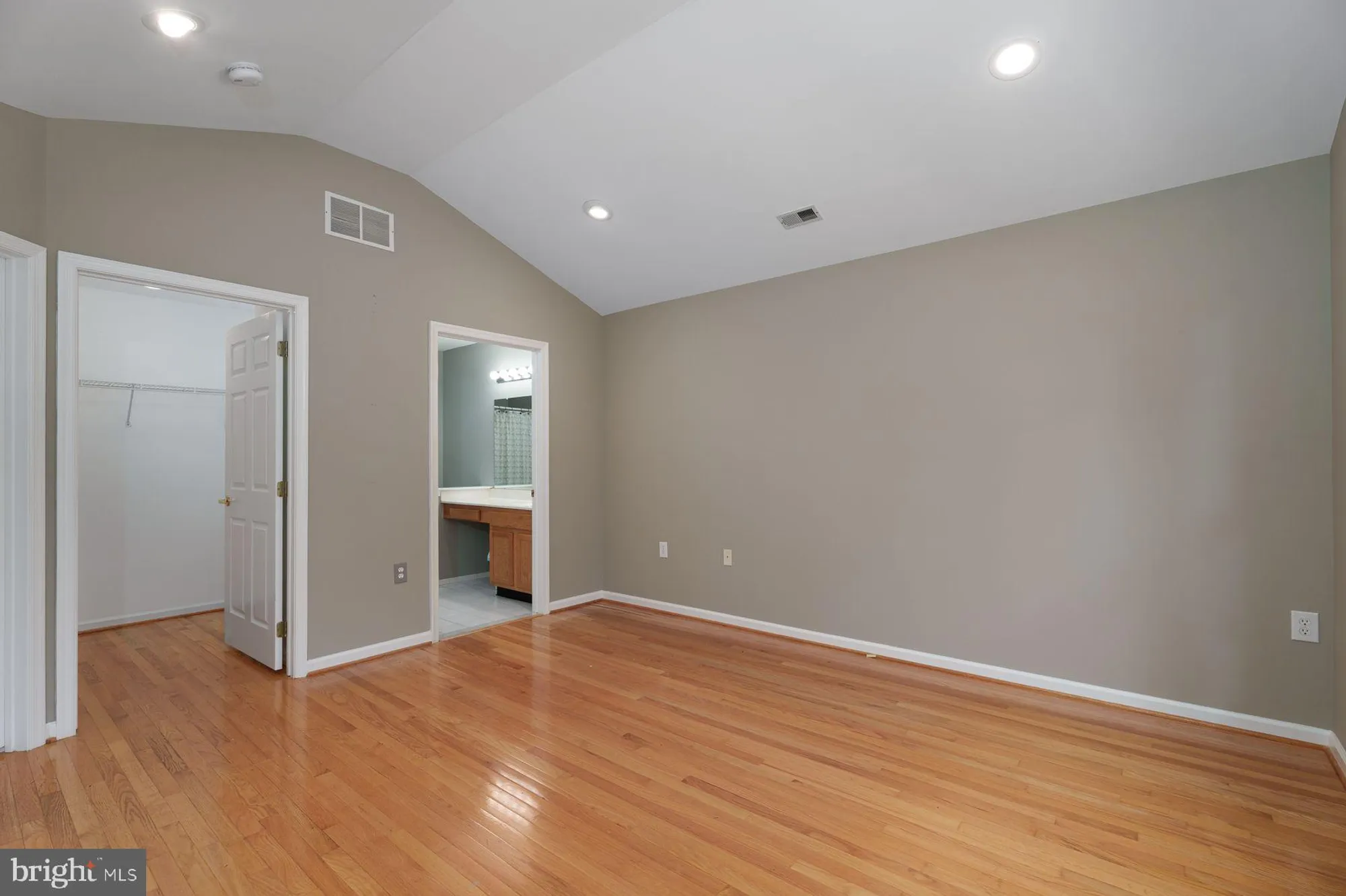 Property Slideshow image 7 of 23 | 131 point ct, Lawrence Township, NJ, 08648