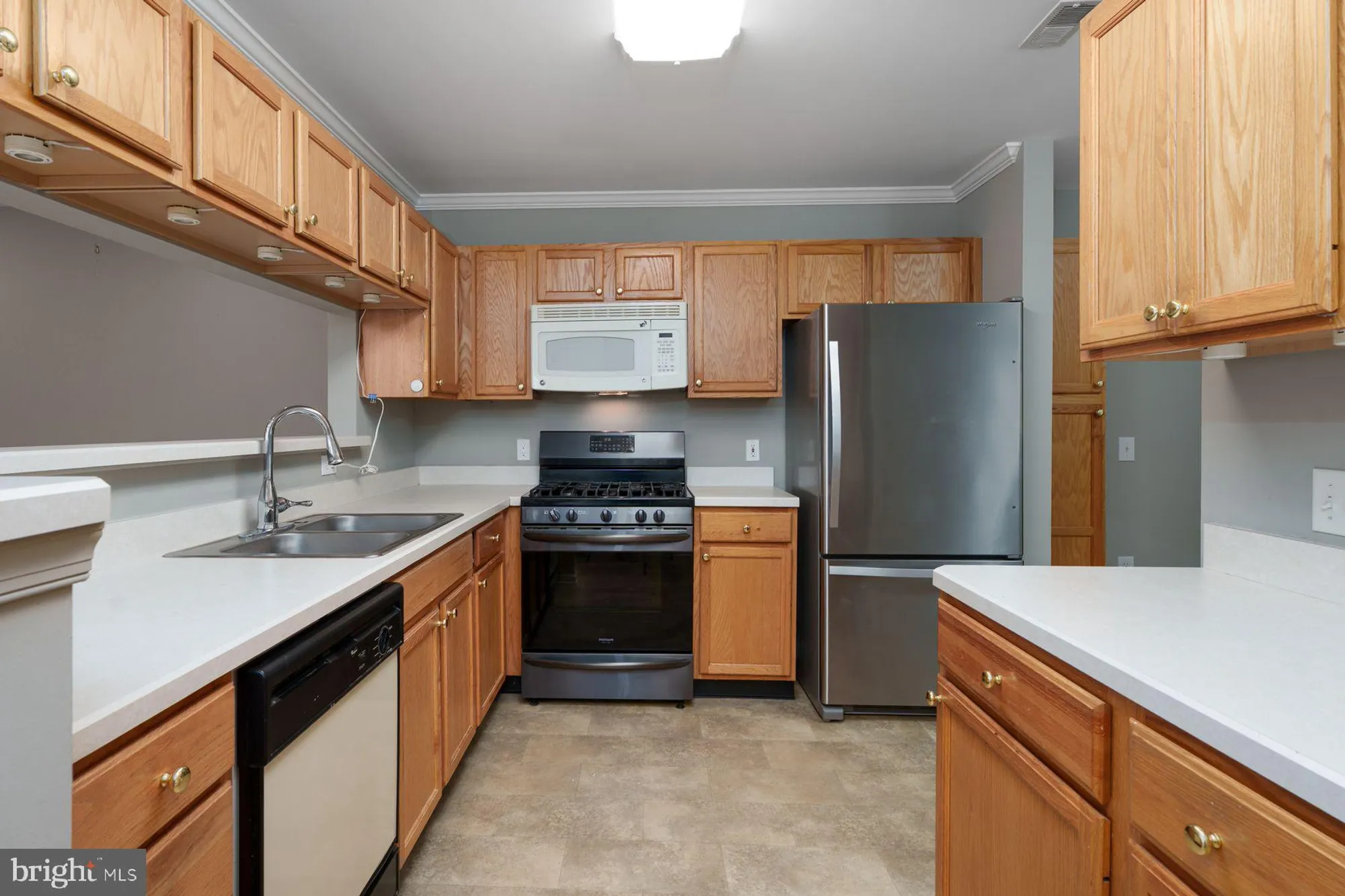 Property Slideshow image 14 of 23 | 131 point ct, Lawrence Township, NJ, 08648