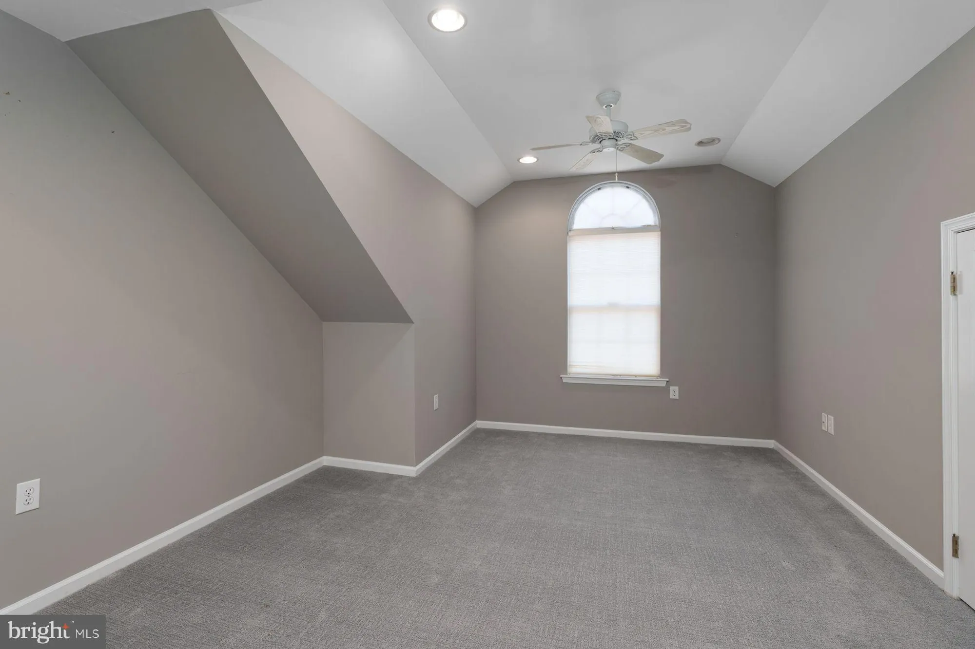Property Slideshow image 18 of 23 | 131 point ct, Lawrence Township, NJ, 08648