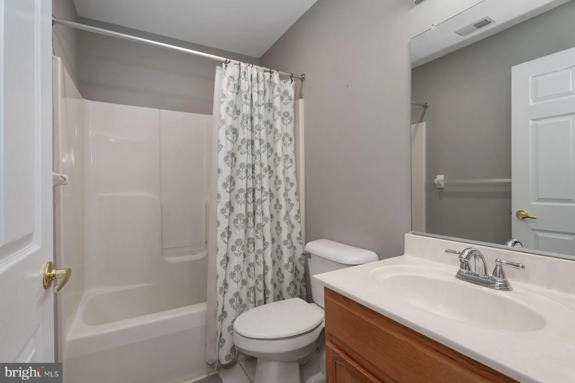 Property Slideshow image 19 of 23 | 131 point ct, Lawrence Township, NJ, 08648