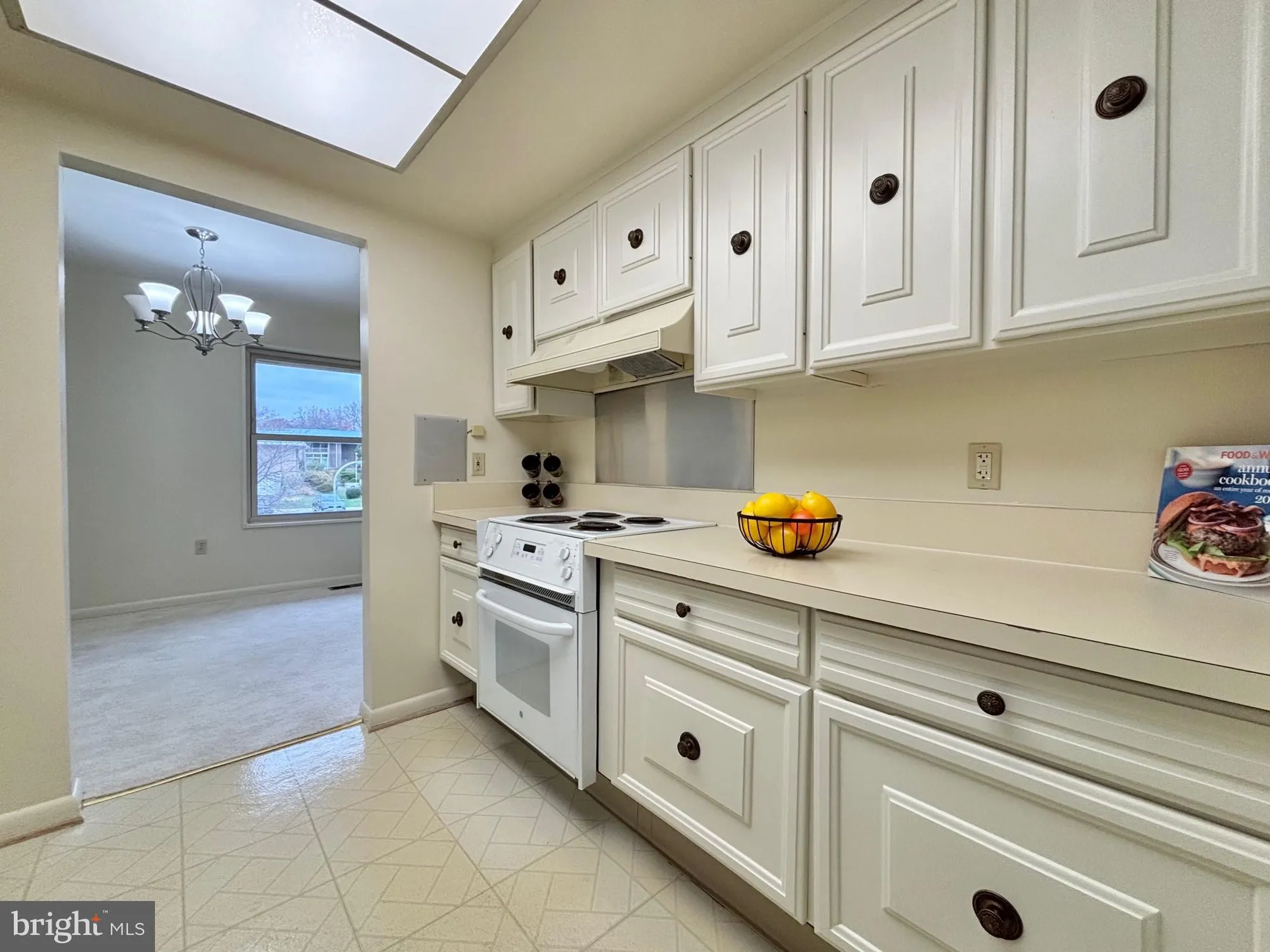 Property Slideshow image 6 of 18 | 3352 chiswick ct 57-3e, Silver Spring, MD, 20906