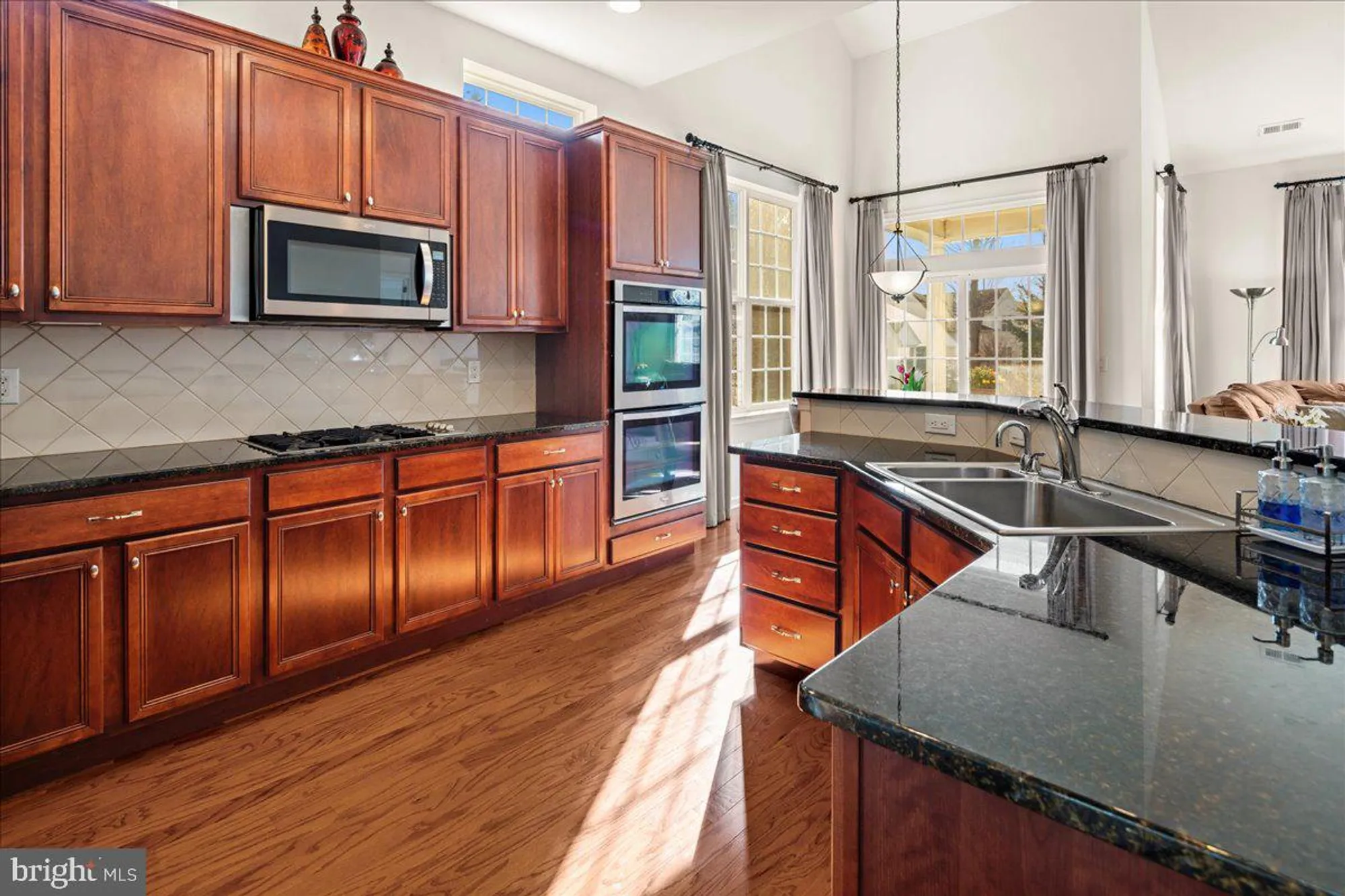 Property Slideshow image 11 of 65 | 9 bellingham dr, Kendall Park, NJ, 08824