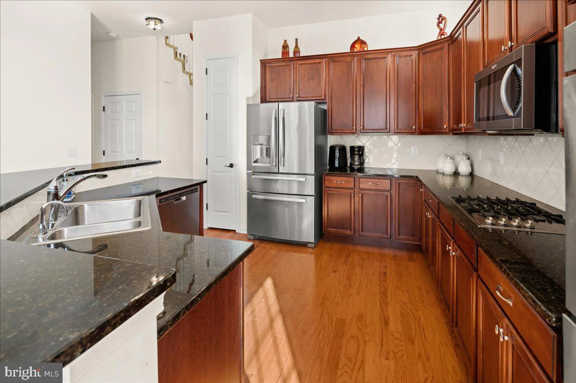 Property Slideshow image 13 of 65 | 9 bellingham dr, Kendall Park, NJ, 08824