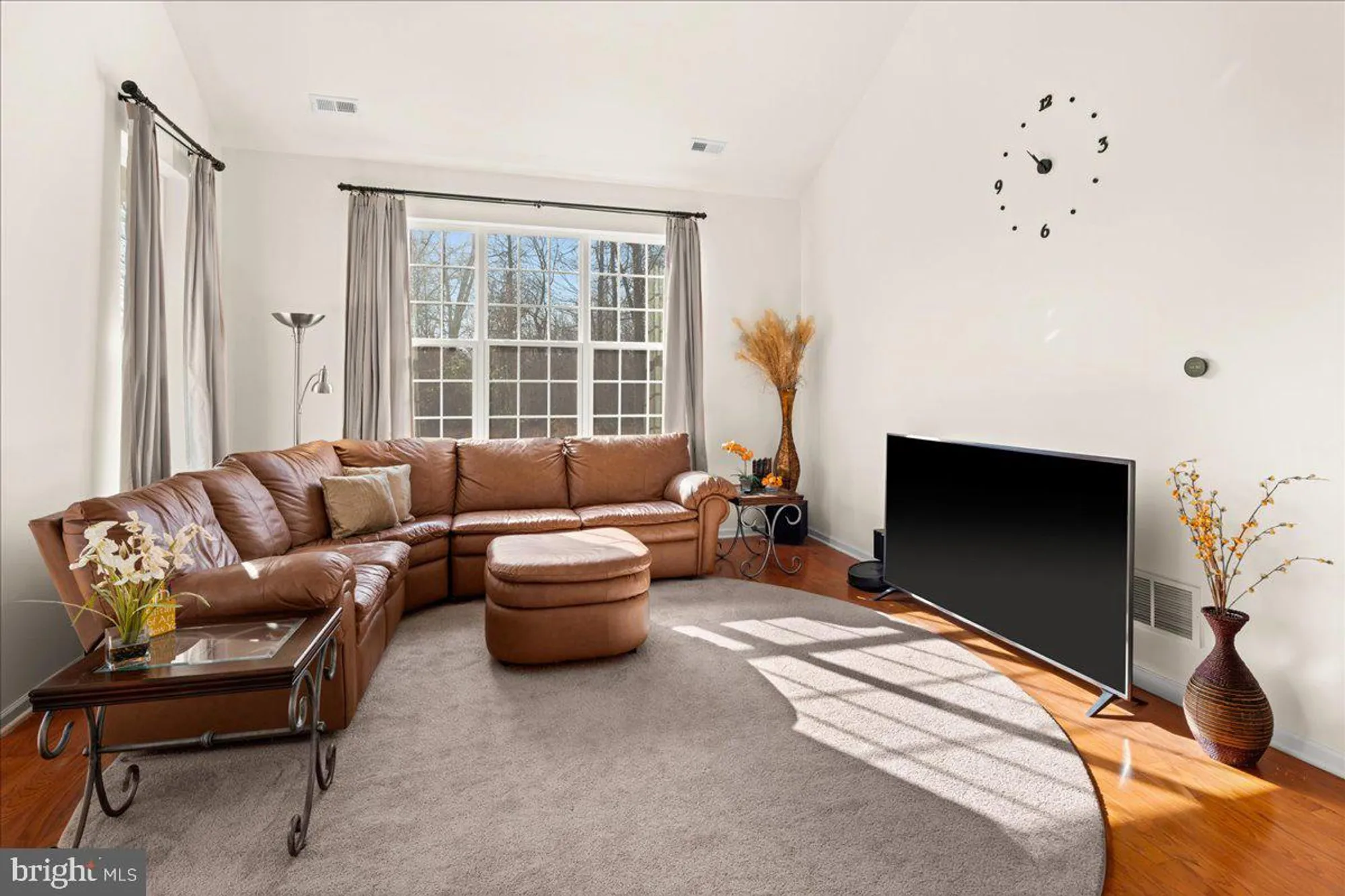 Property Slideshow image 17 of 65 | 9 bellingham dr, Kendall Park, NJ, 08824