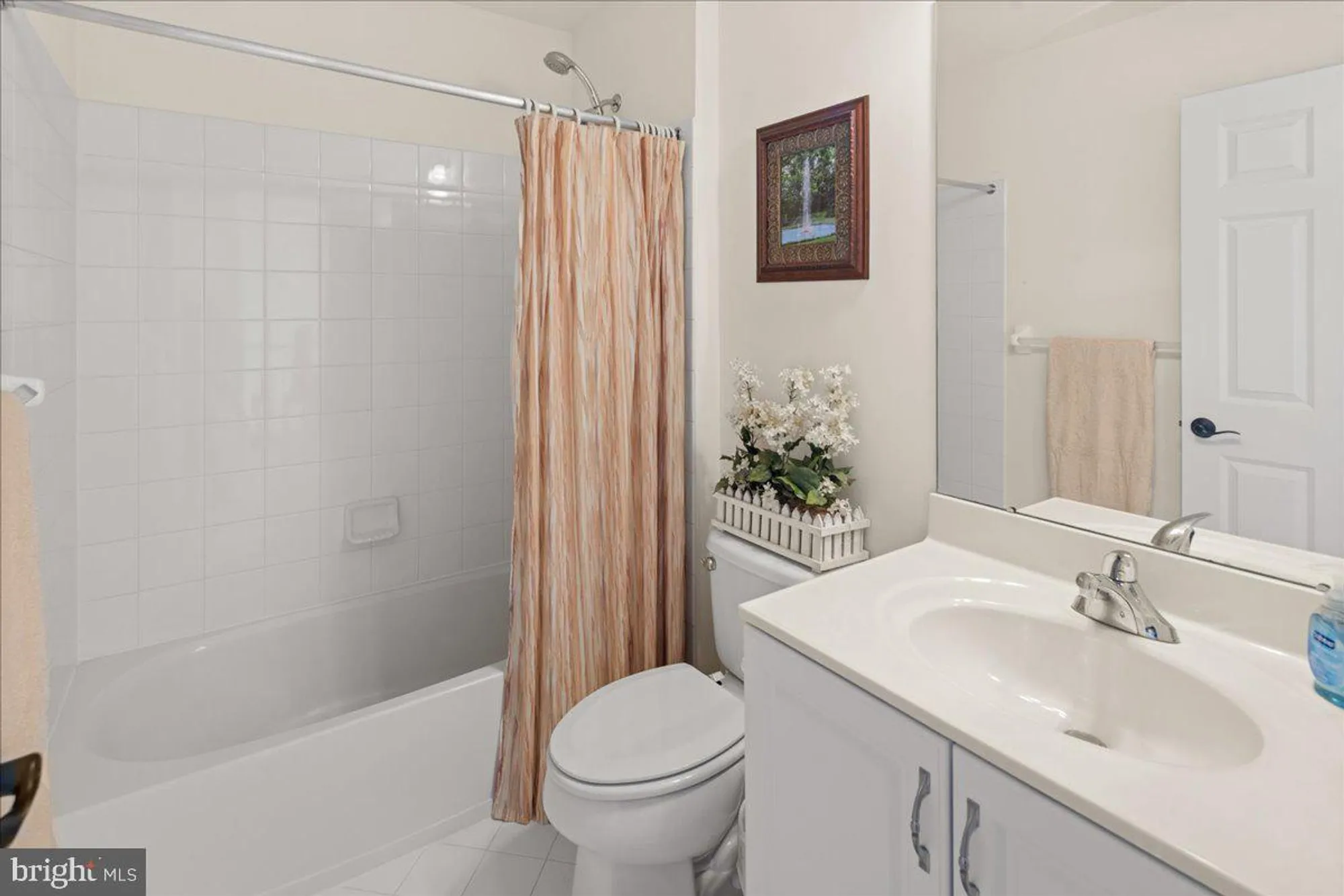 Property Slideshow image 34 of 65 | 9 bellingham dr, Kendall Park, NJ, 08824