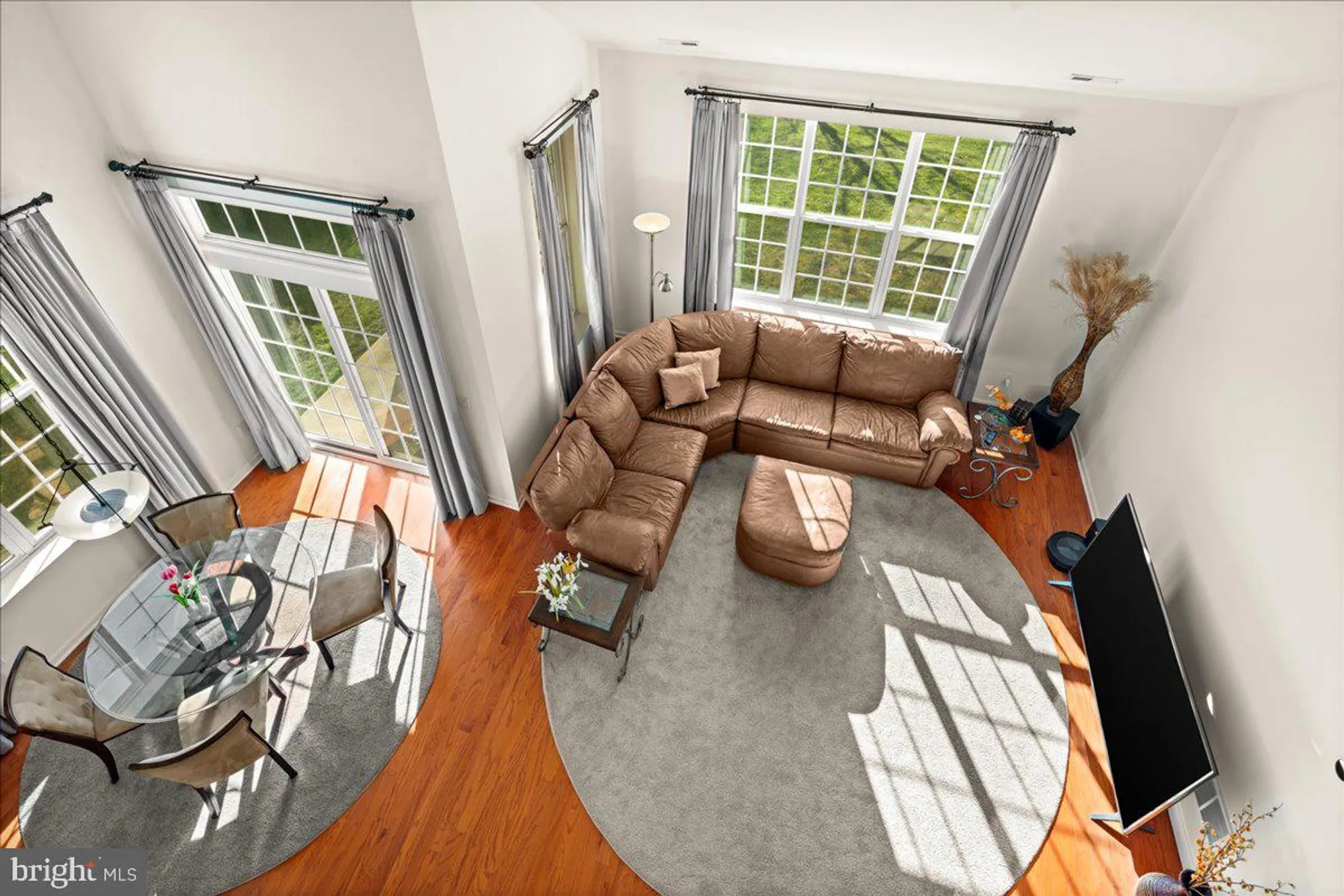 Property Slideshow image 28 of 65 | 9 bellingham dr, Kendall Park, NJ, 08824