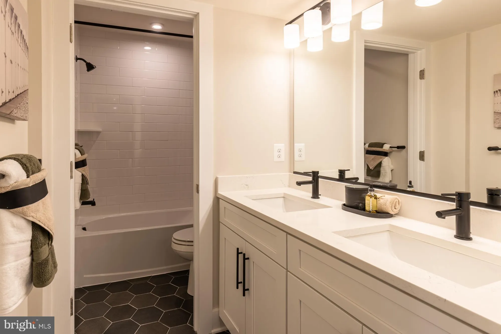 Property Slideshow image 9 of 11 | 136 kingston ave, Ocean View, DE, 19970