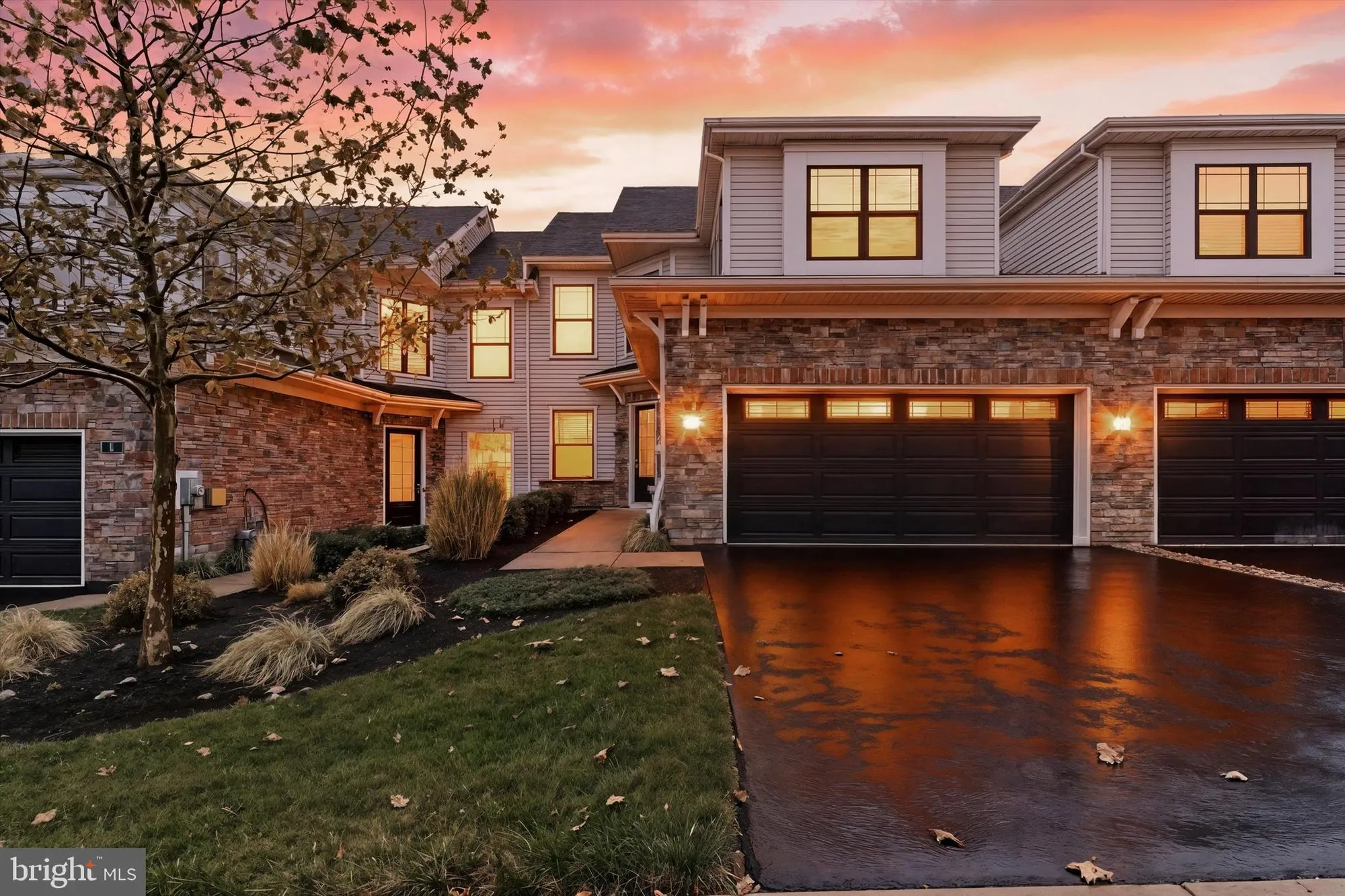 Property Slideshow image 2 of 56 | 4 dogleg ln, Lawrenceville, NJ, 08648