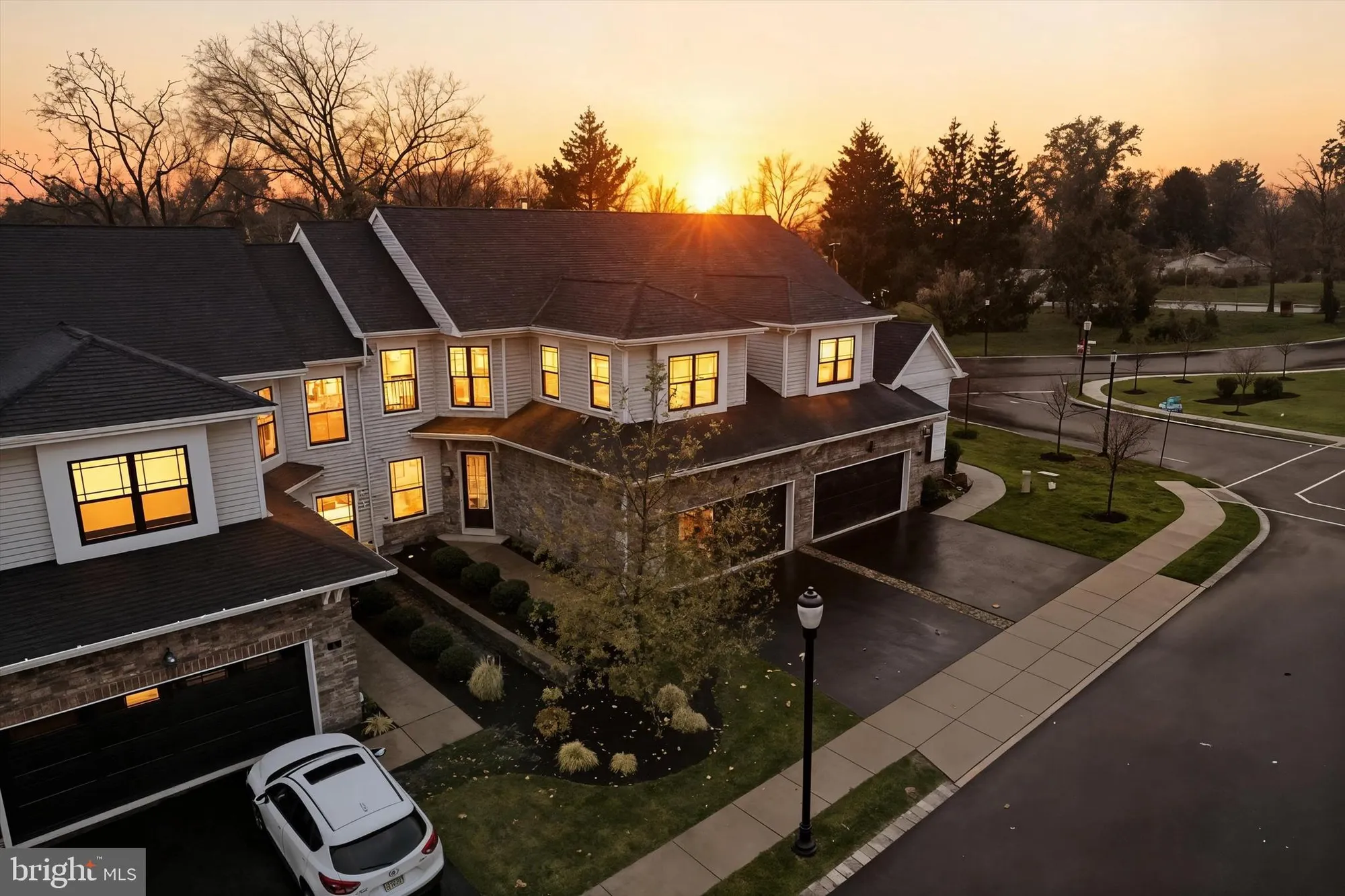 Property Slideshow image 4 of 56 | 4 dogleg ln, Lawrenceville, NJ, 08648