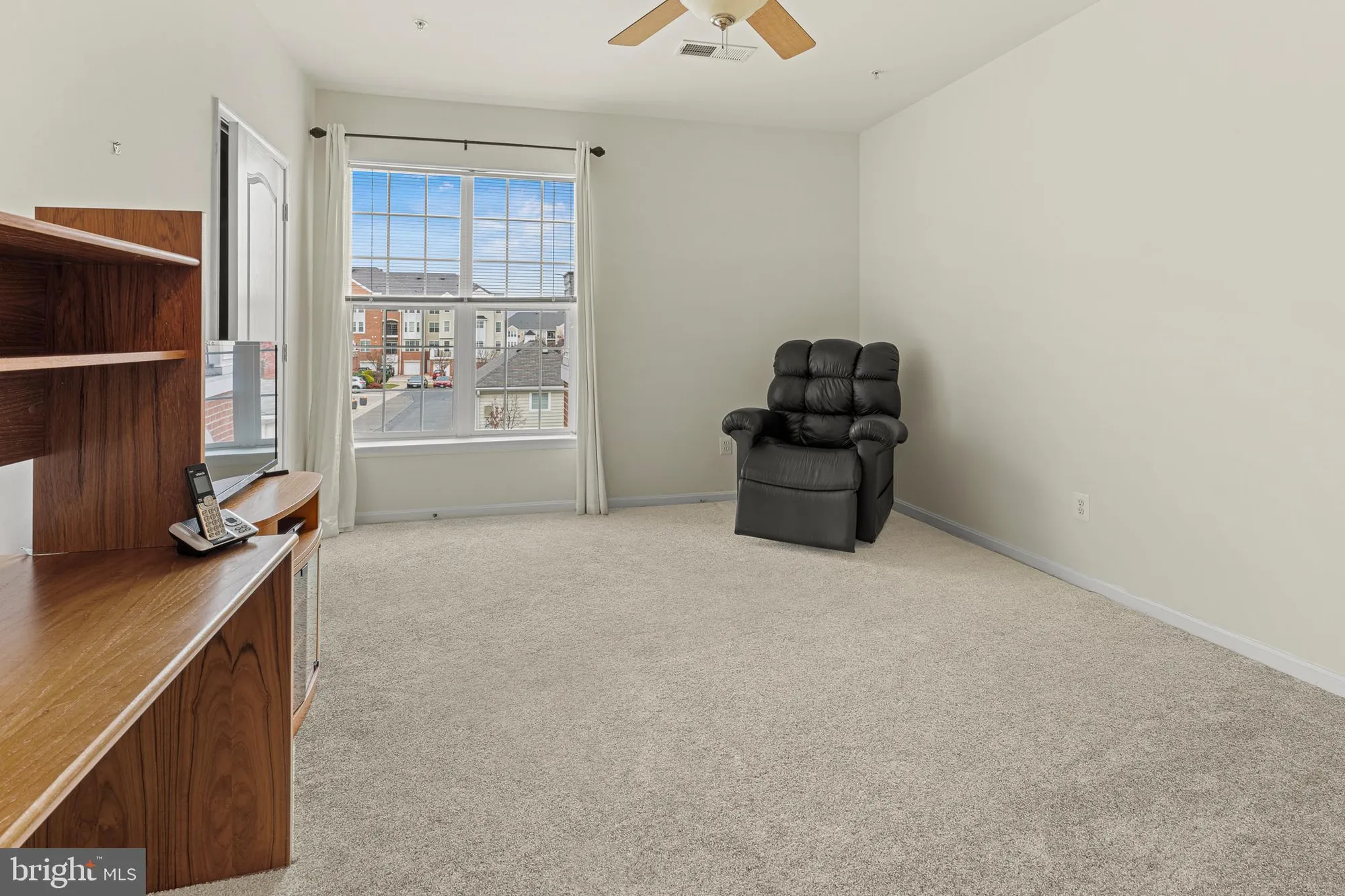 Property Slideshow image 13 of 16 | 8615 wandering fox trl 208, Odenton, MD, 21113