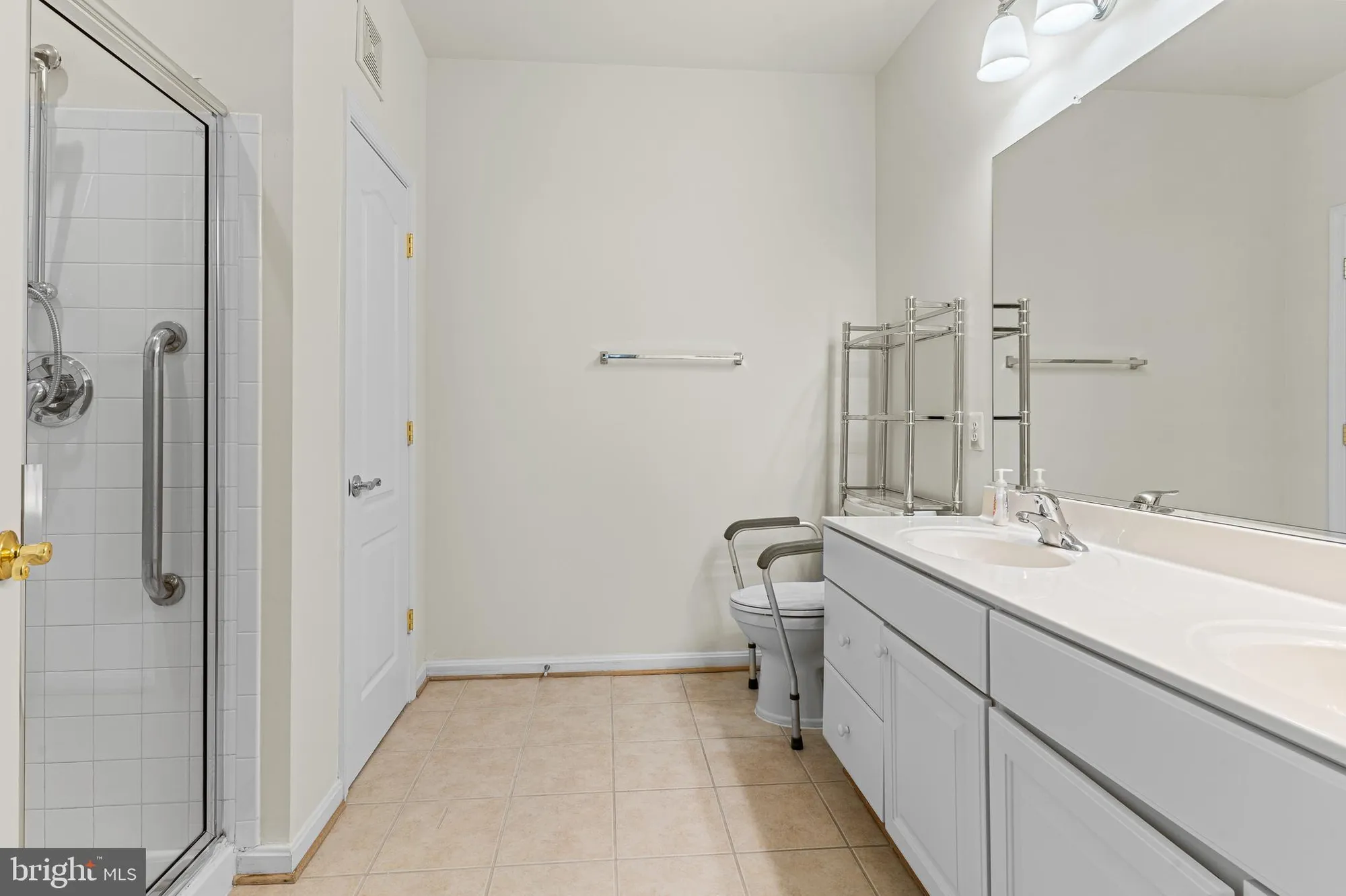 Property Slideshow image 11 of 16 | 8615 wandering fox trl 208, Odenton, MD, 21113