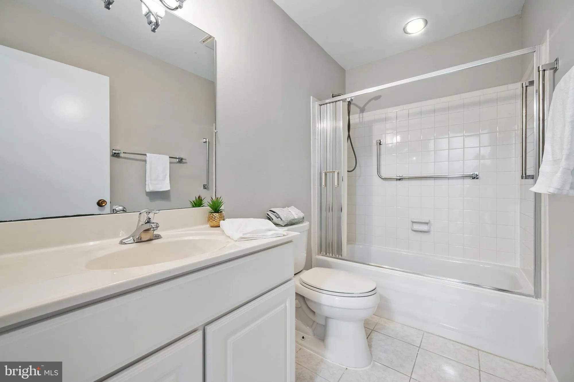 Property Slideshow image 23 of 33 | 15561 prince frederick way # 114-a, Silver Spring, MD, 20906