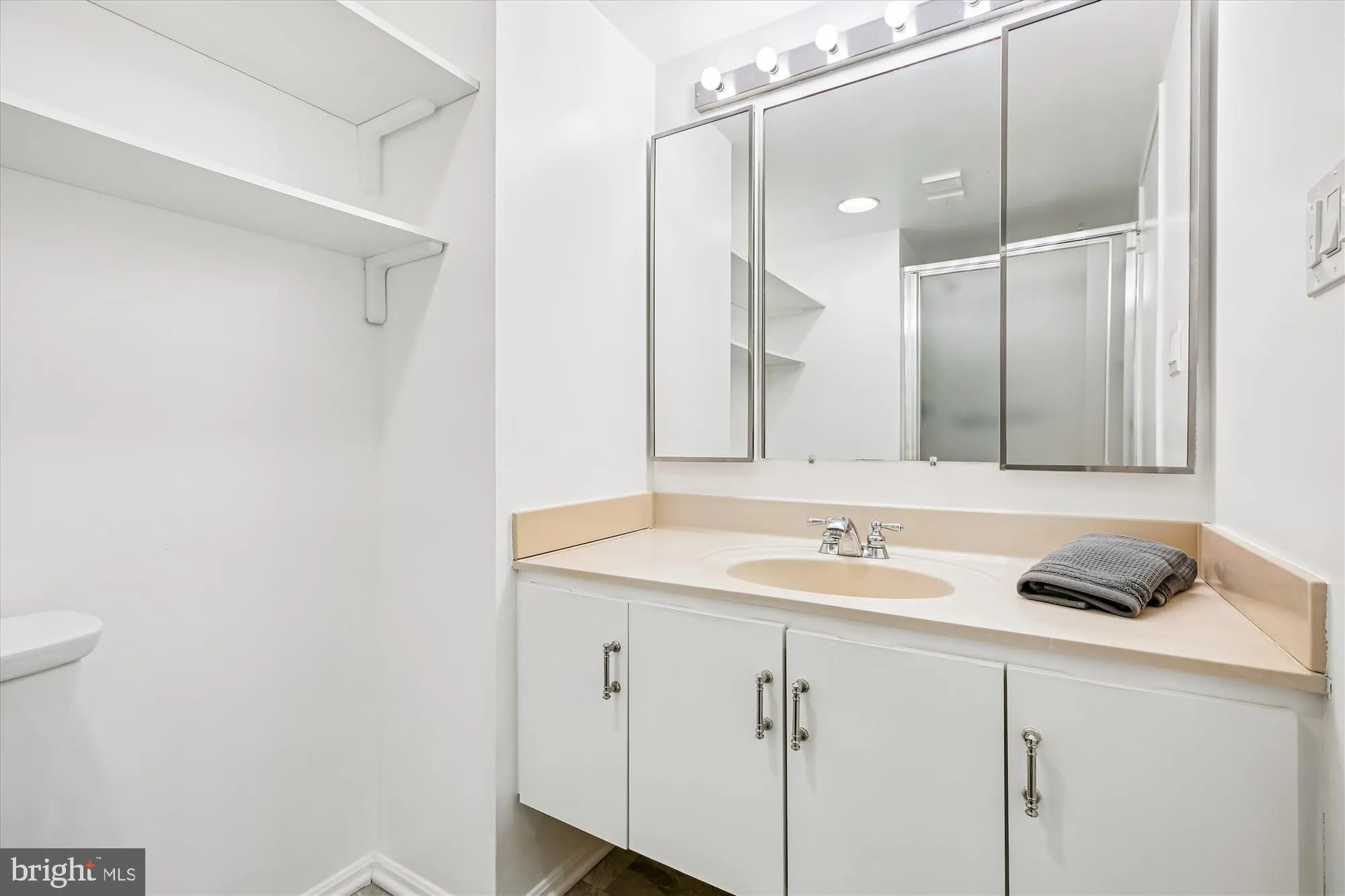 Property Slideshow image 19 of 50 | 15115 interlachen dr 3-308, Silver Spring, MD, 20906