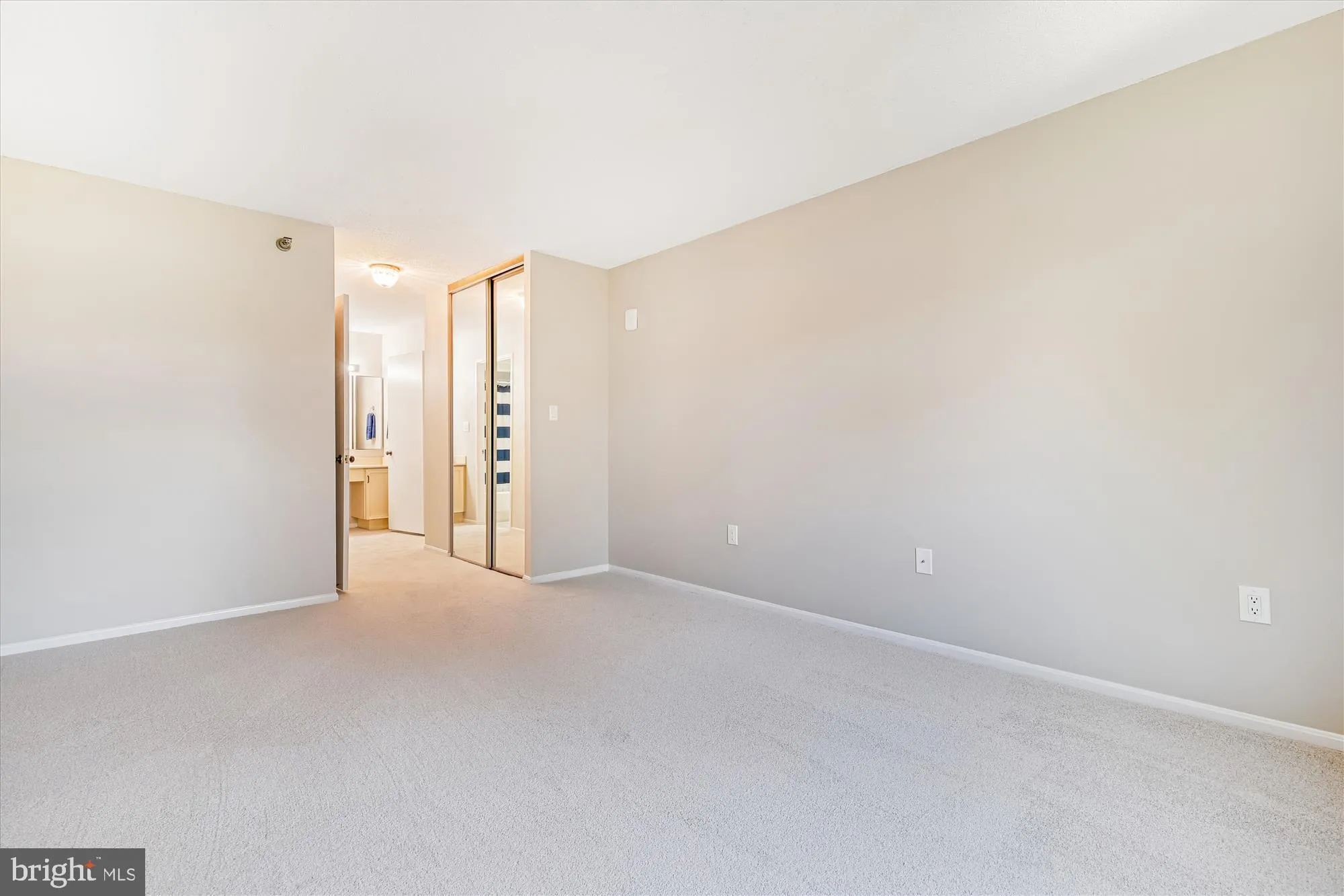 Property Slideshow image 13 of 50 | 15115 interlachen dr 3-308, Silver Spring, MD, 20906