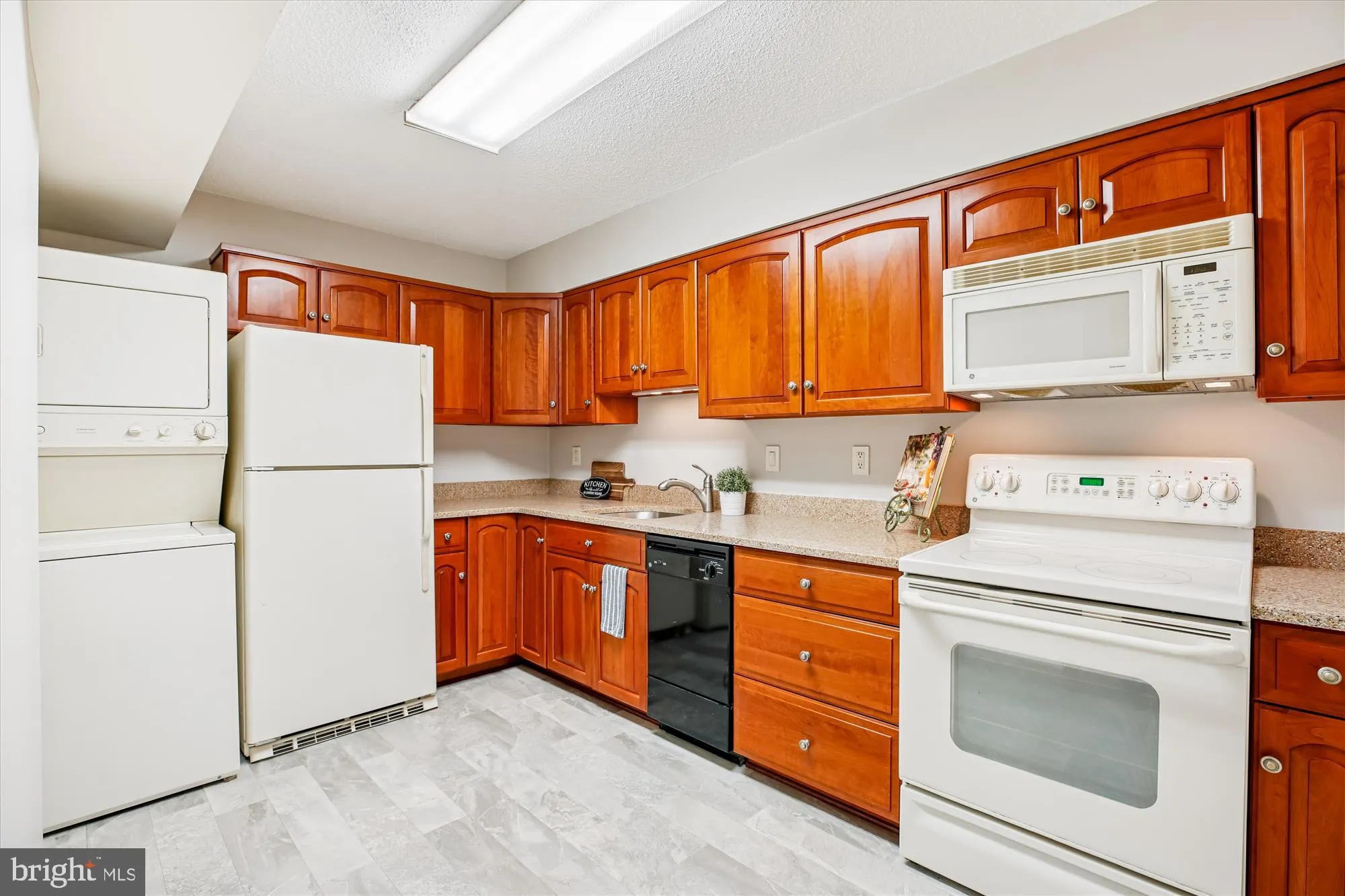 Property Slideshow image 9 of 50 | 15115 interlachen dr 3-308, Silver Spring, MD, 20906