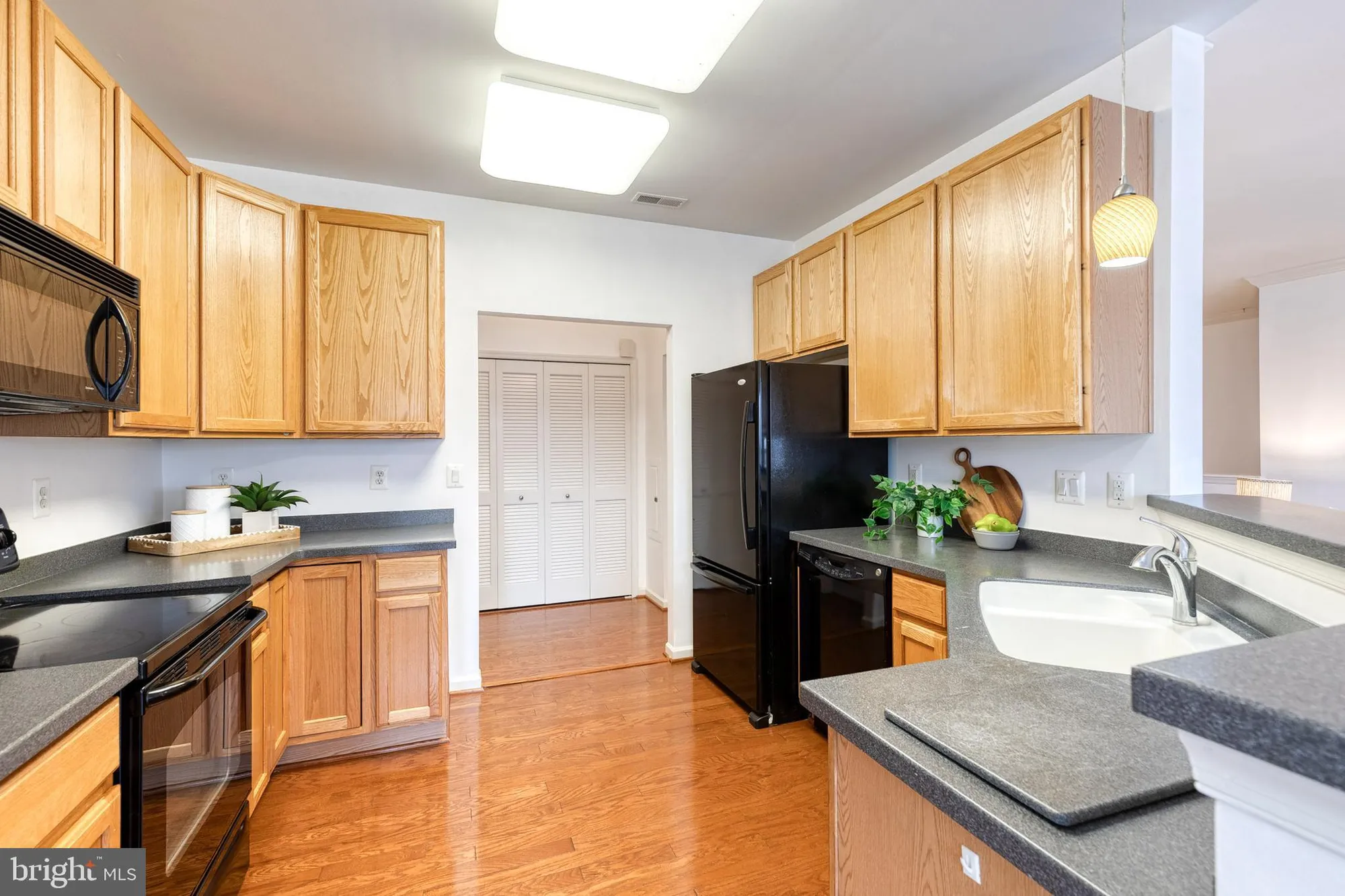 Property Slideshow image 11 of 32 | 8260 stone crop dr e, Ellicott City, MD, 21043