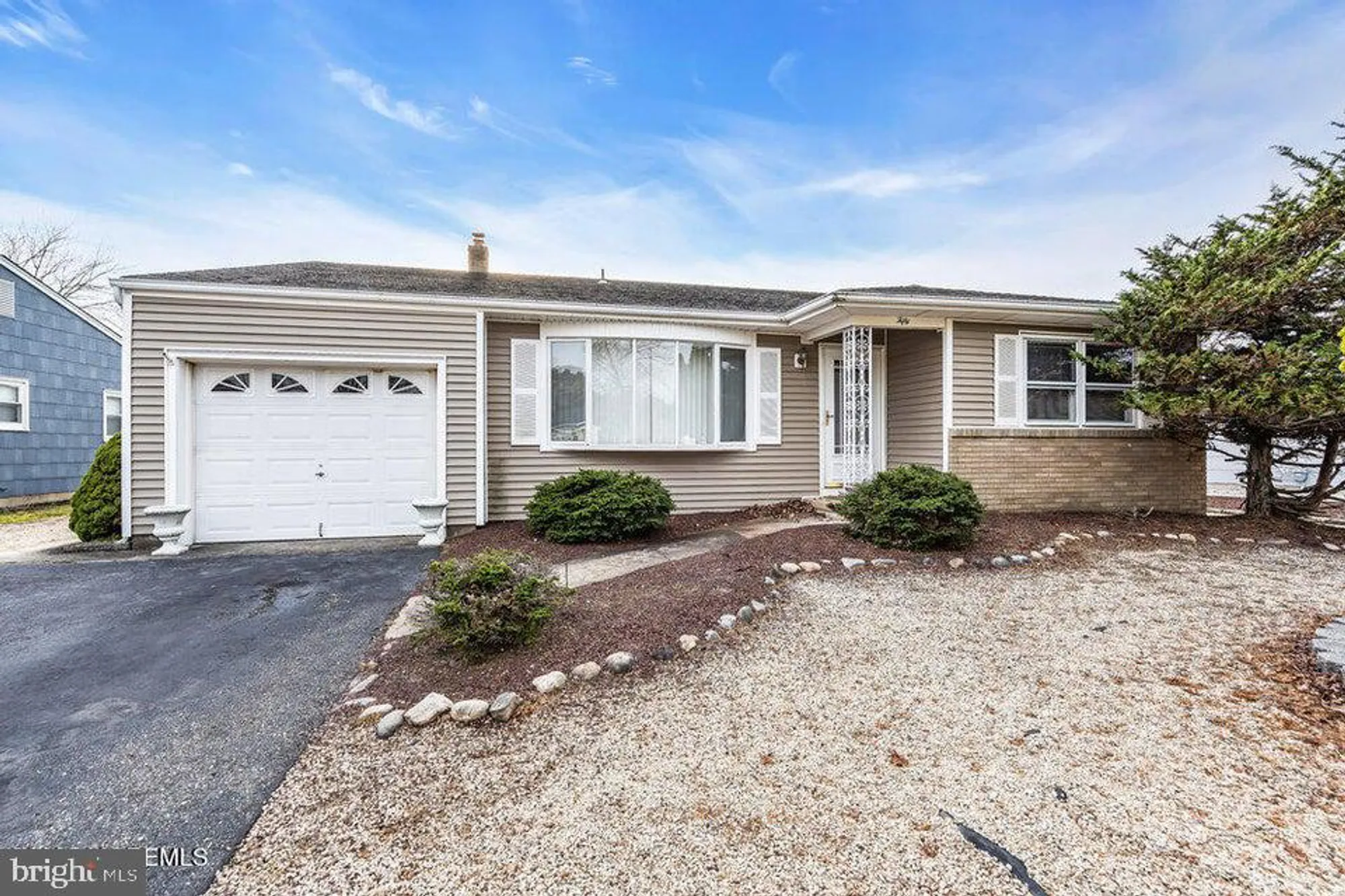 Property Slideshow image 4 of 32 | 50 oakfield rd, Toms River, NJ, 08757