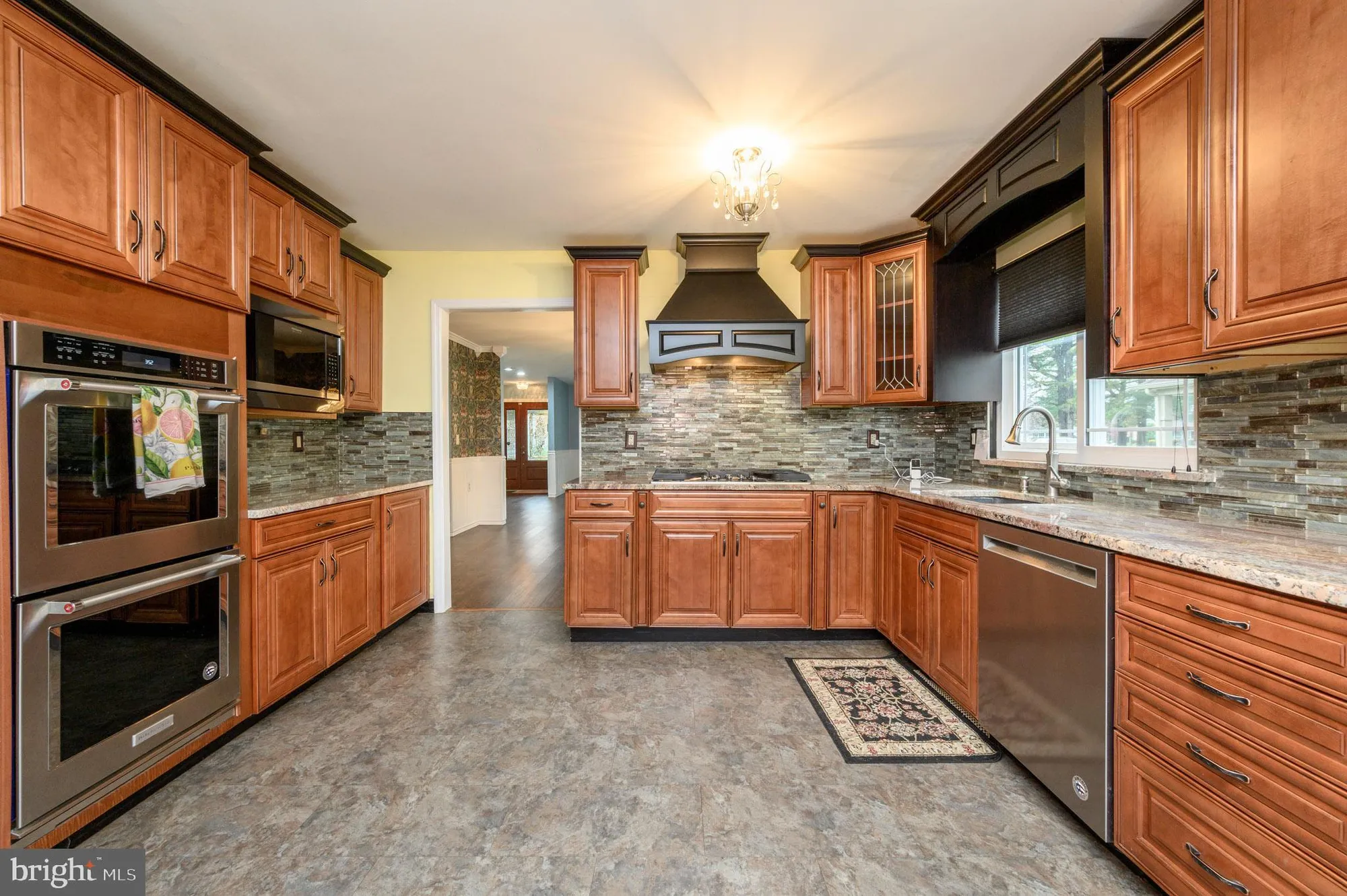 Property Slideshow image 11 of 42 | 20 buxton ct, Southampton, NJ, 08088