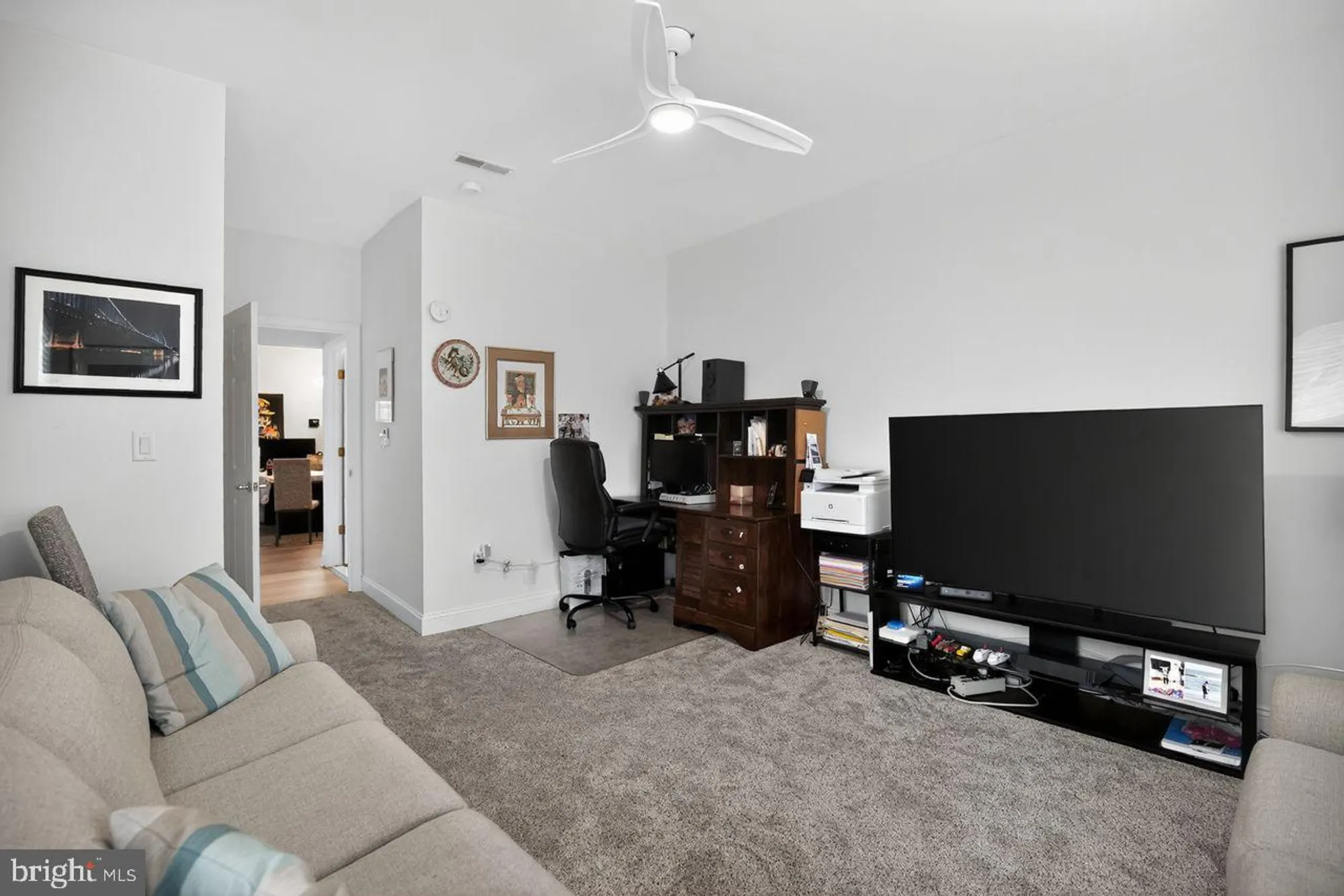 Property Slideshow image 19 of 36 | 506 penny ln c14, Philadelphia, PA, 19111