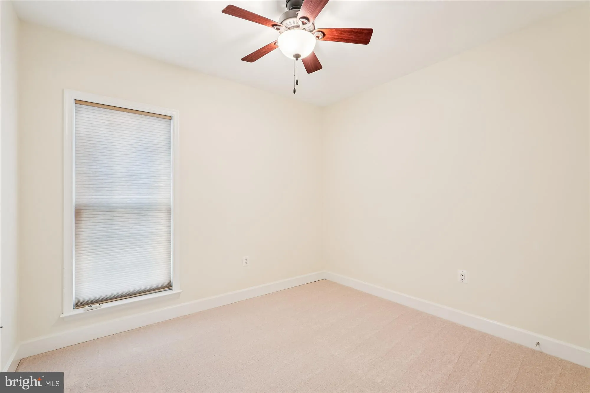 Property Slideshow image 24 of 28 | 20439 old grey pl, Ashburn, VA, 20147