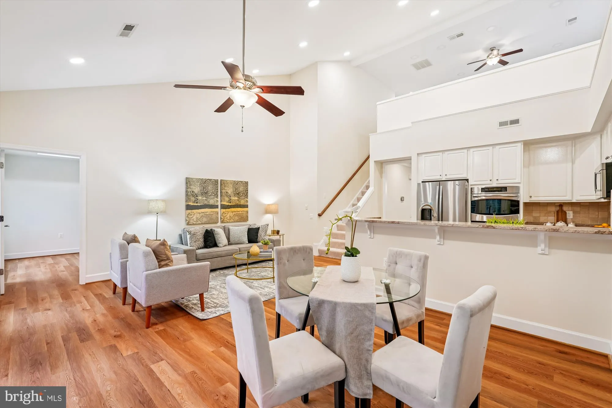 Property Slideshow image 12 of 28 | 20439 old grey pl, Ashburn, VA, 20147