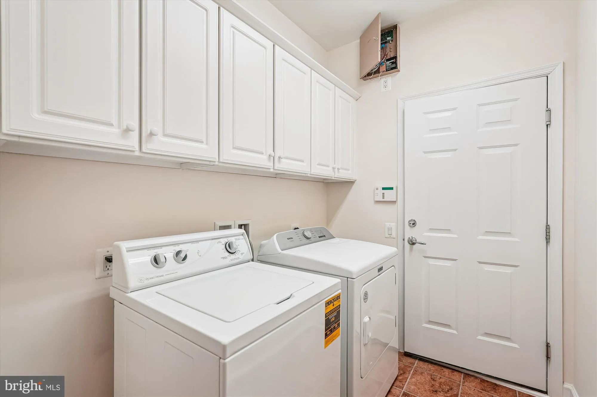 Property Slideshow image 20 of 28 | 20439 old grey pl, Ashburn, VA, 20147