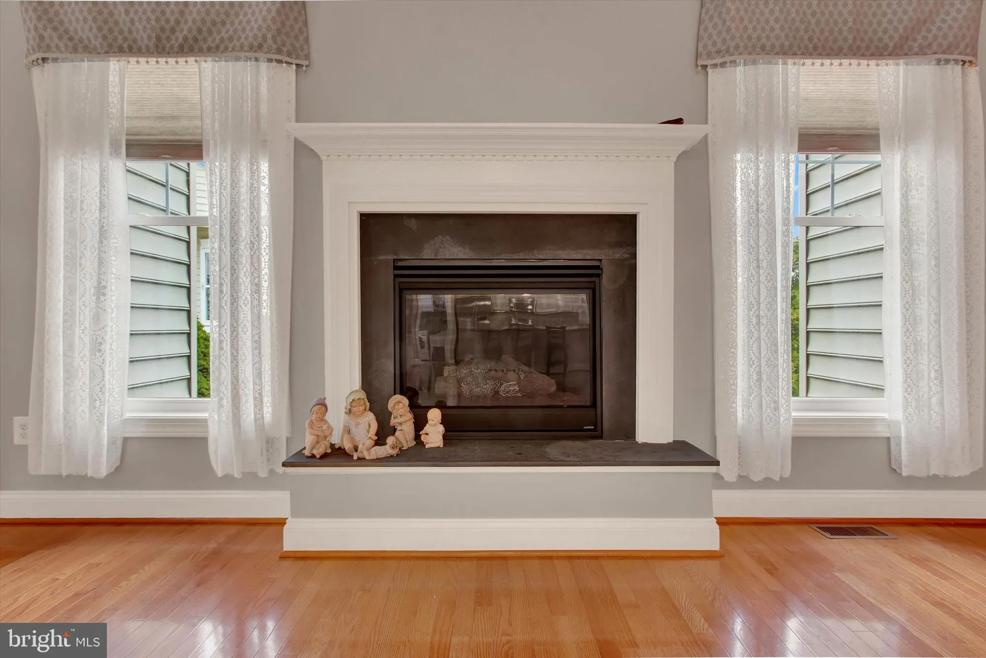 Property Slideshow image 5 of 43 | 2841 chauncey hill dr # 28, Manchester, MD, 21102