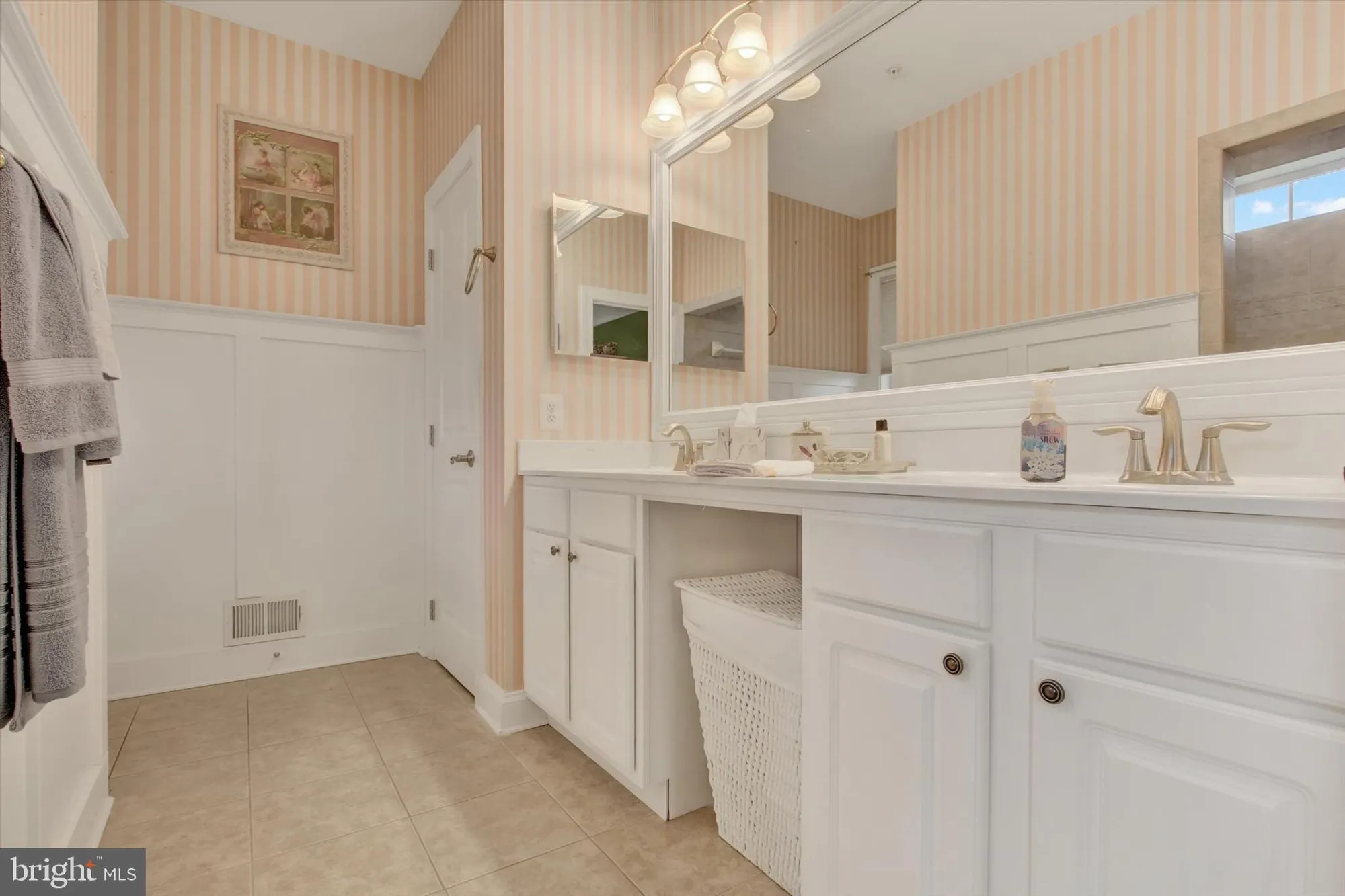 Property Slideshow image 25 of 43 | 2841 chauncey hill dr # 28, Manchester, MD, 21102