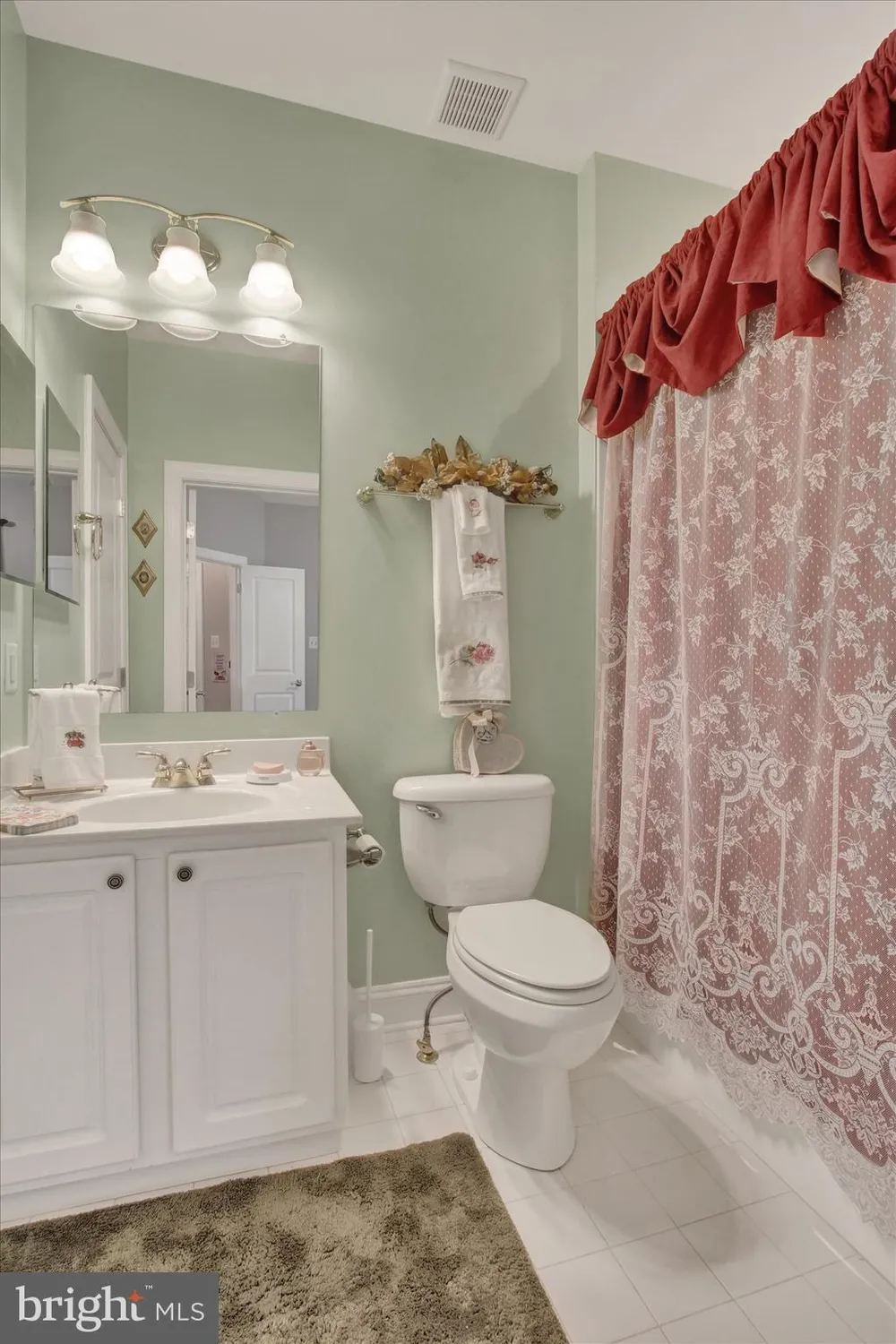 Property Slideshow image 20 of 43 | 2841 chauncey hill dr # 28, Manchester, MD, 21102