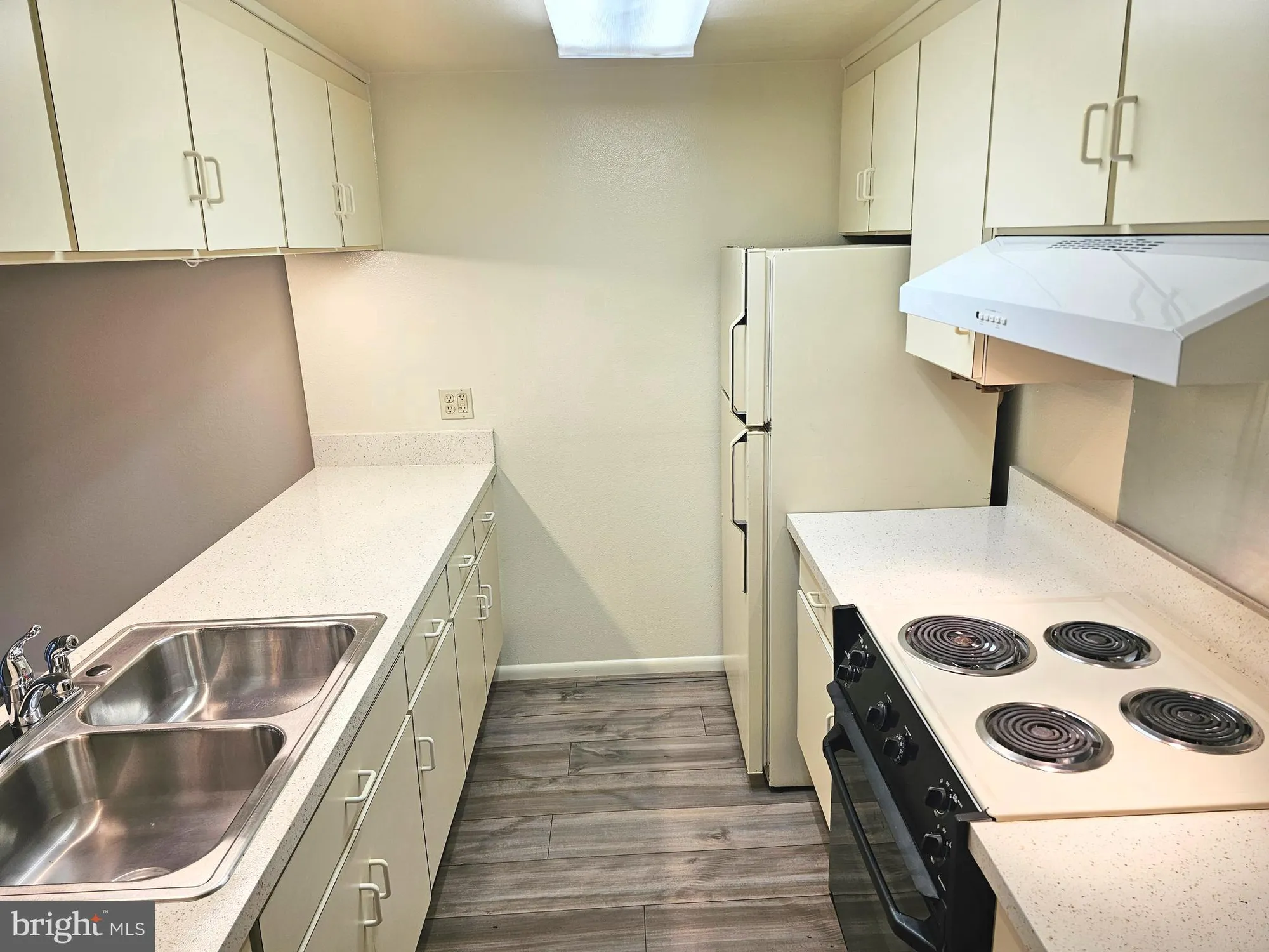 Property Slideshow image 16 of 31 | 3630 gleneagles dr 8-1d, Silver Spring, MD, 20906