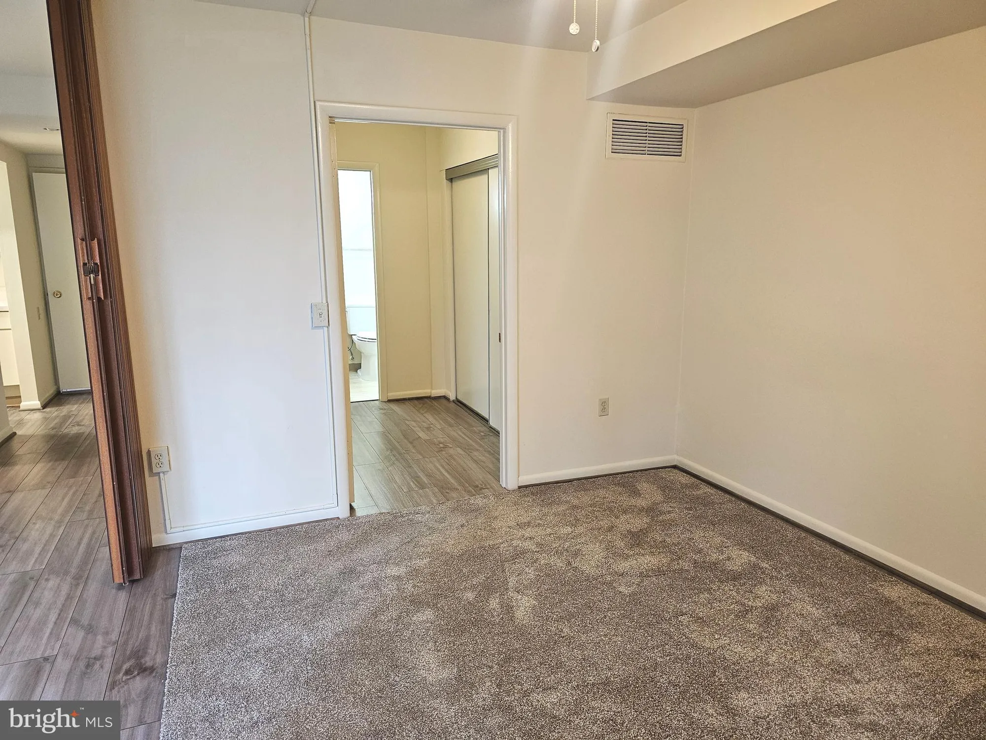 Property Slideshow image 19 of 31 | 3630 gleneagles dr 8-1d, Silver Spring, MD, 20906