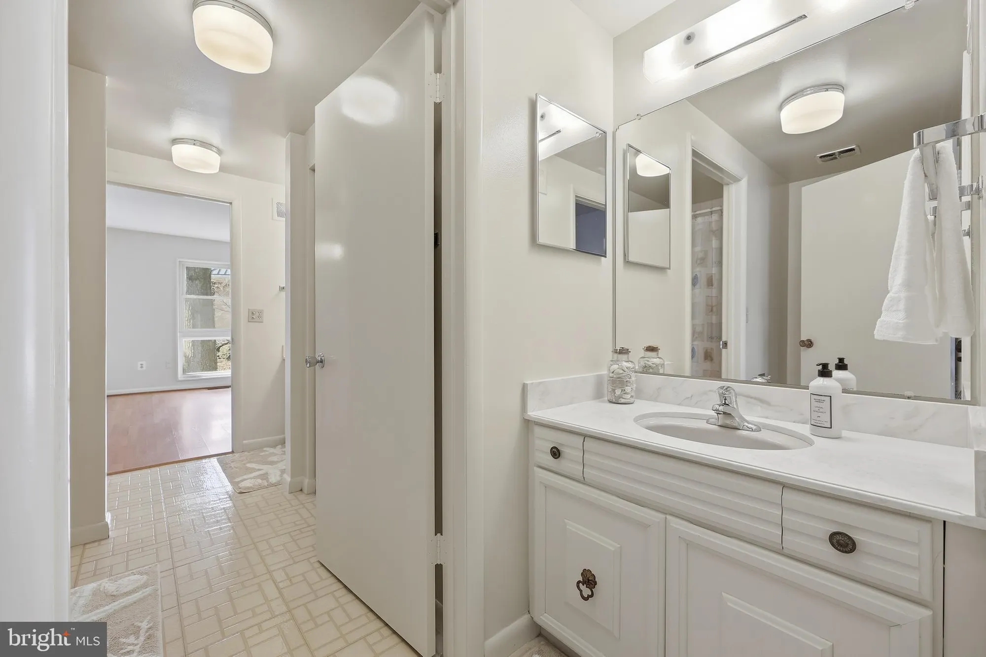 Property Slideshow image 26 of 59 | 3388 chiswick ct # 49-a, Silver Spring, MD, 20906