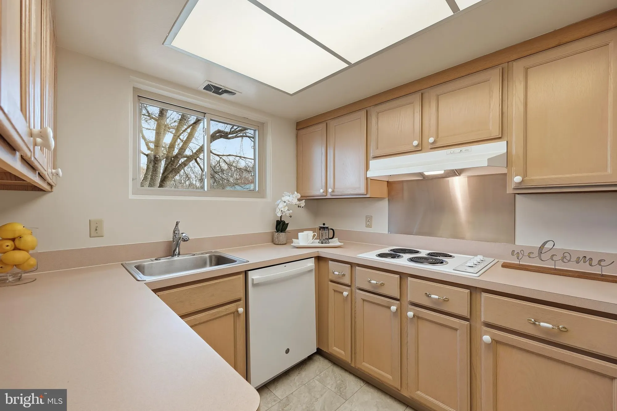 Property Slideshow image 5 of 59 | 3388 chiswick ct # 49-a, Silver Spring, MD, 20906