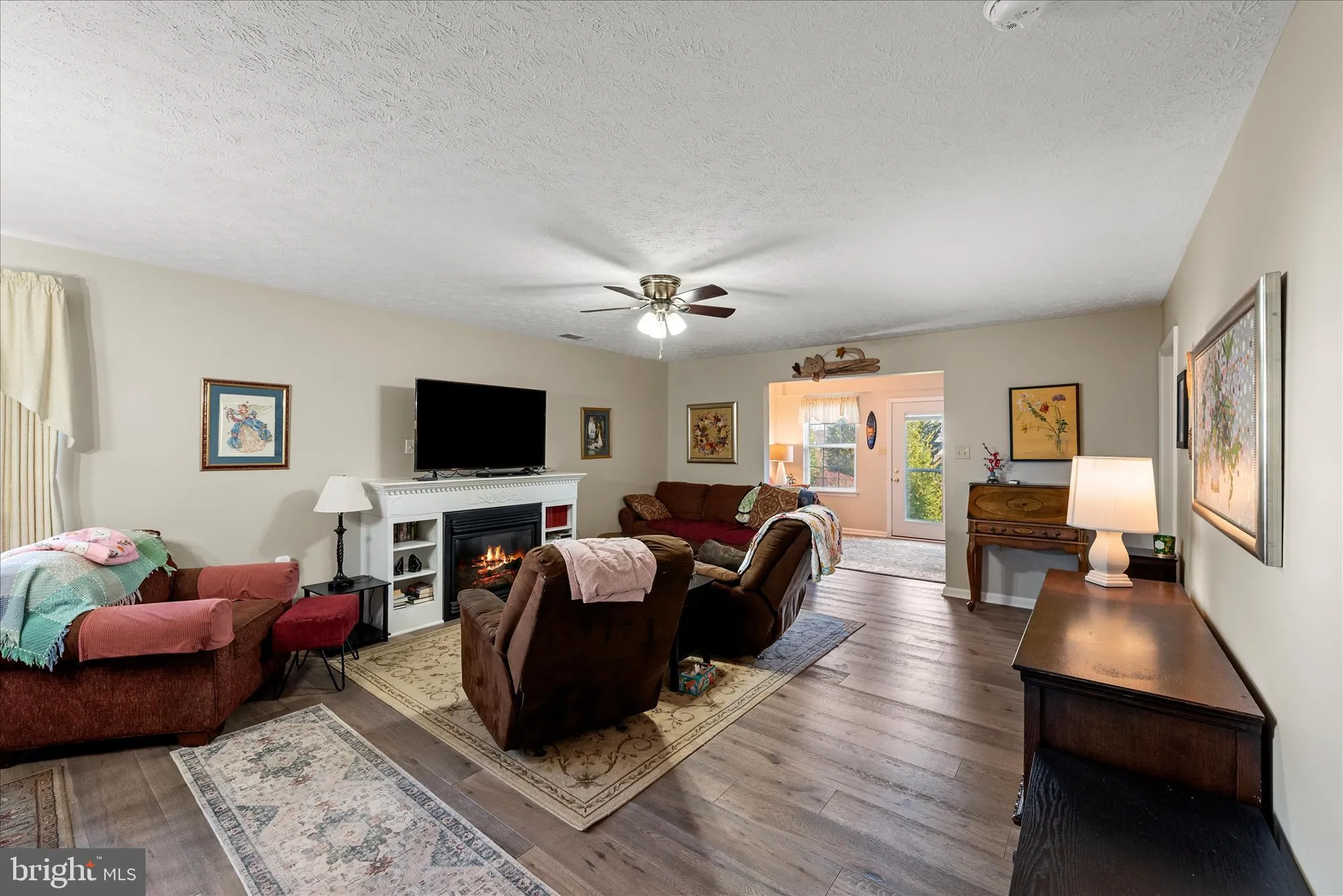 Property Slideshow image 10 of 32 | 203 crestwood ln, Winchester, VA, 22602