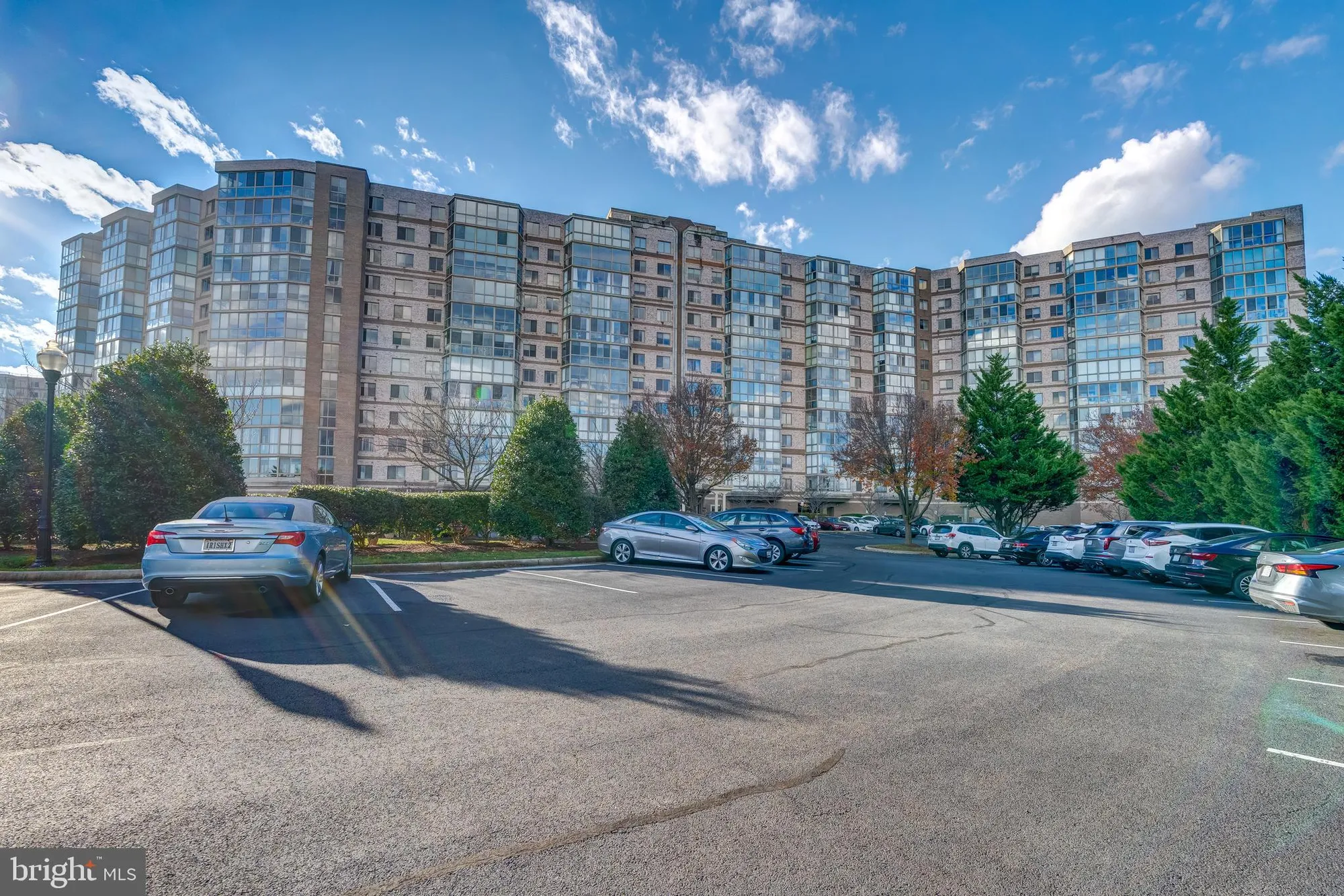 Property Slideshow image 3 of 88 | 19355 cypress ridge ter 1006, Leesburg, VA, 20176