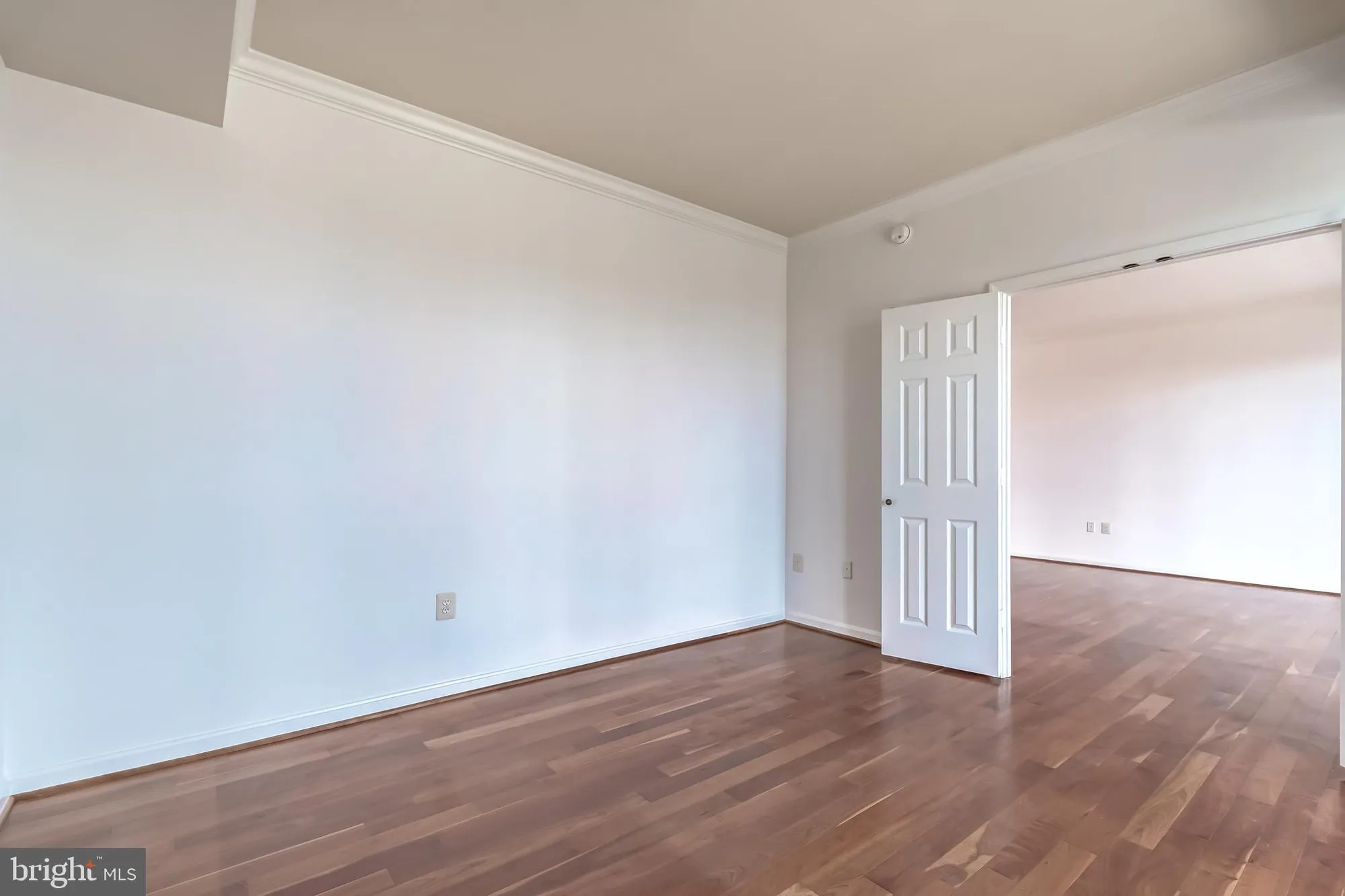 Property Slideshow image 20 of 88 | 19355 cypress ridge ter 1006, Leesburg, VA, 20176