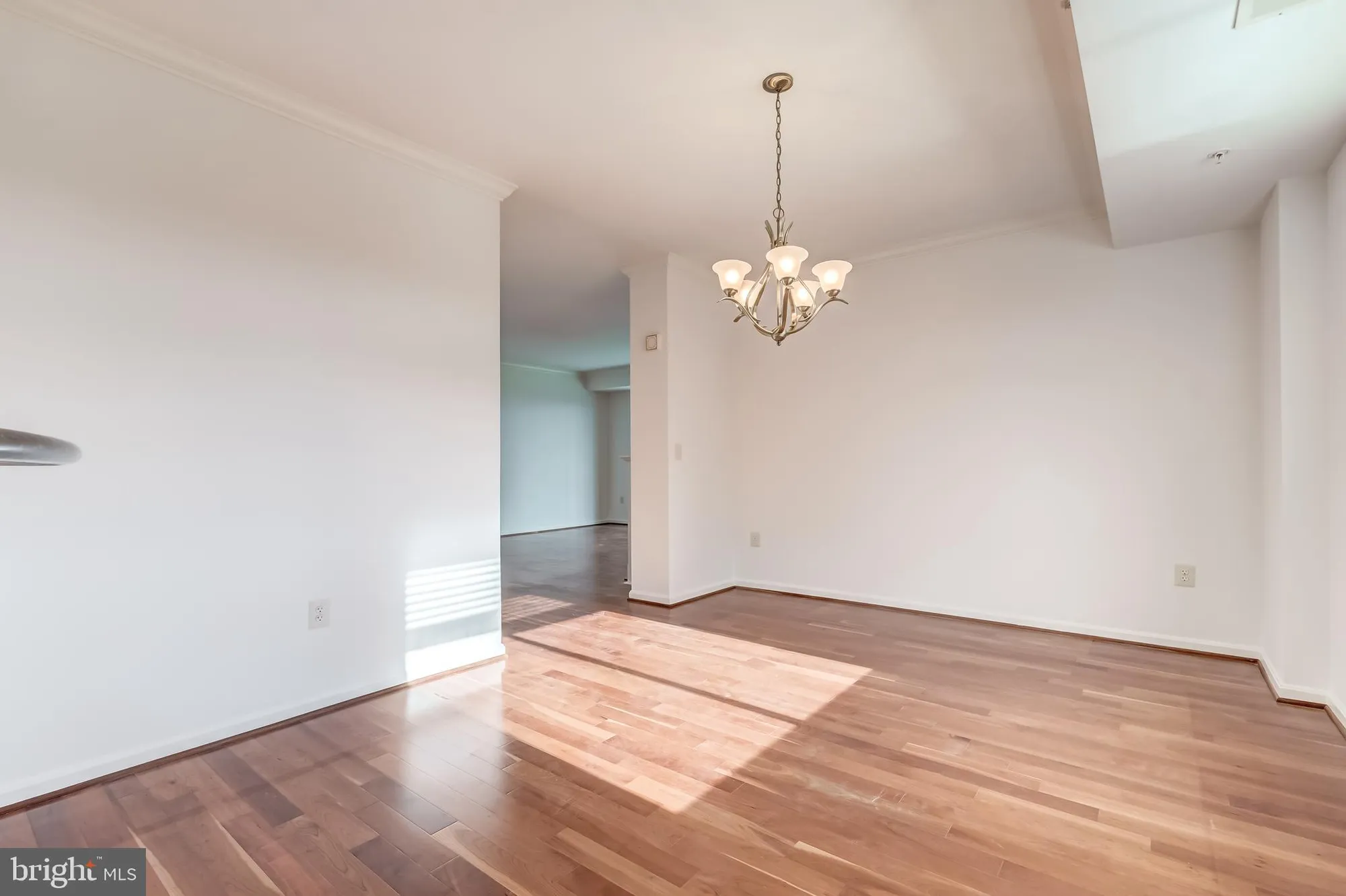 Property Slideshow image 25 of 88 | 19355 cypress ridge ter 1006, Leesburg, VA, 20176