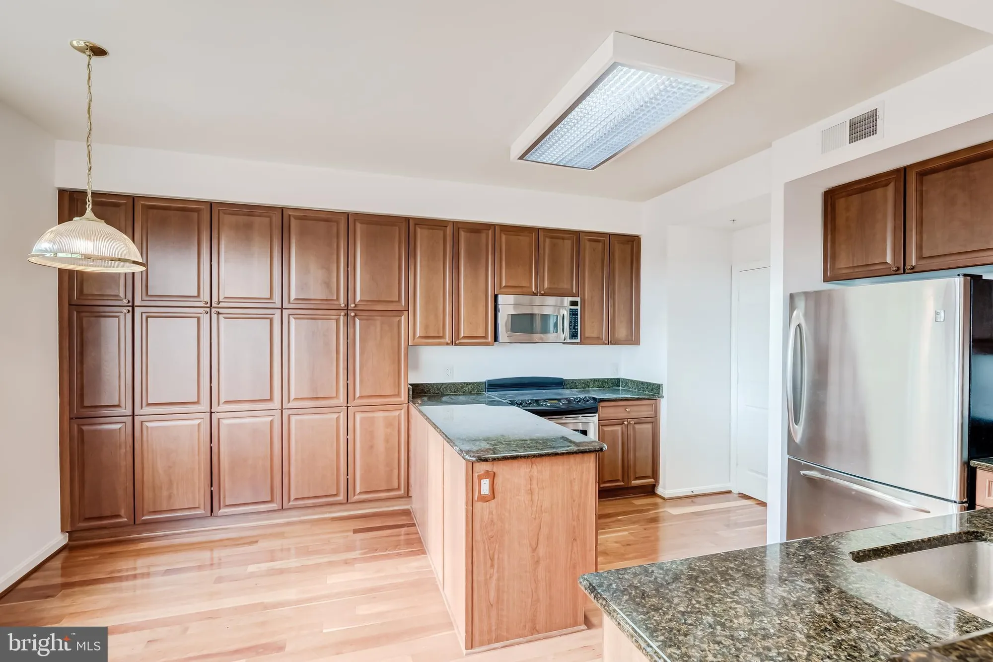 Property Slideshow image 29 of 88 | 19355 cypress ridge ter 1006, Leesburg, VA, 20176