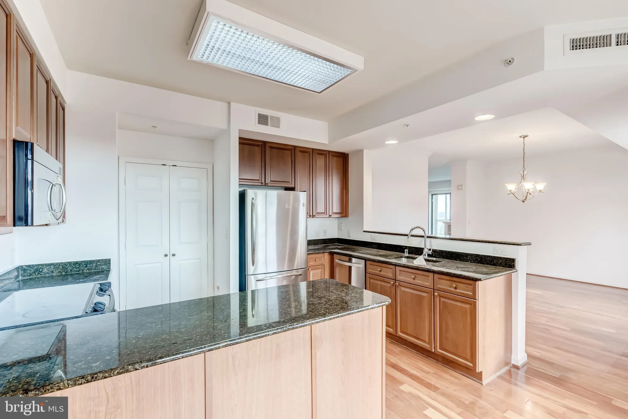 Property Slideshow image 32 of 88 | 19355 cypress ridge ter 1006, Leesburg, VA, 20176