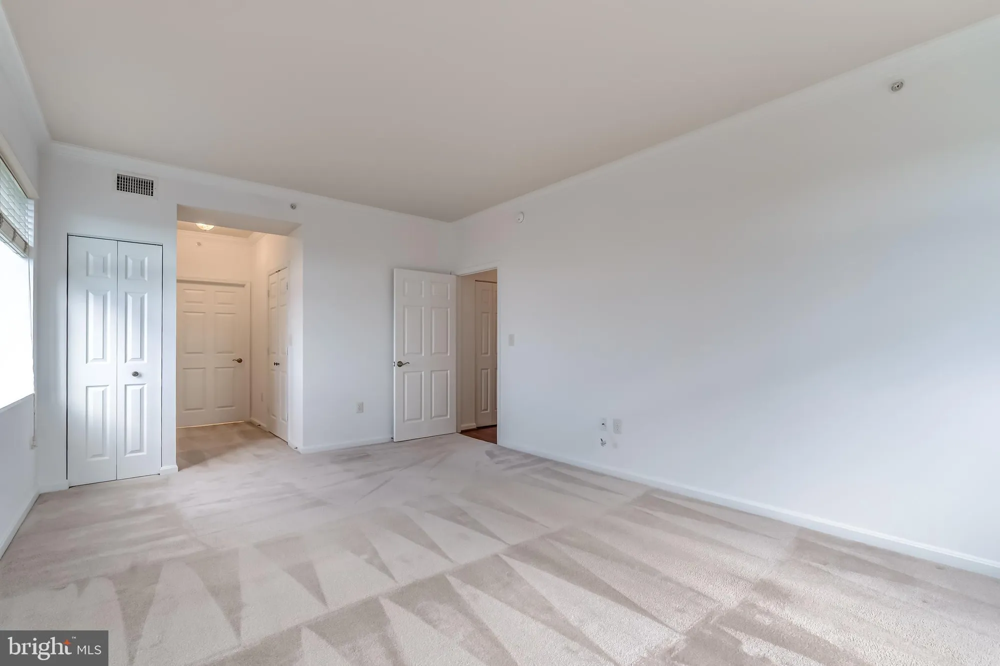 Property Slideshow image 50 of 88 | 19355 cypress ridge ter 1006, Leesburg, VA, 20176