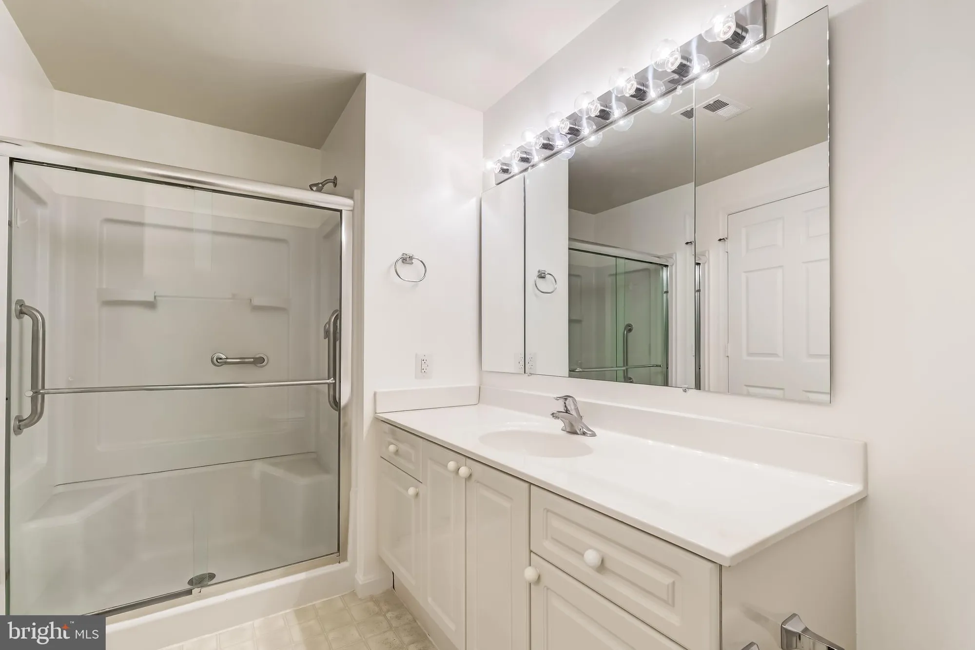 Property Slideshow image 57 of 88 | 19355 cypress ridge ter 1006, Leesburg, VA, 20176