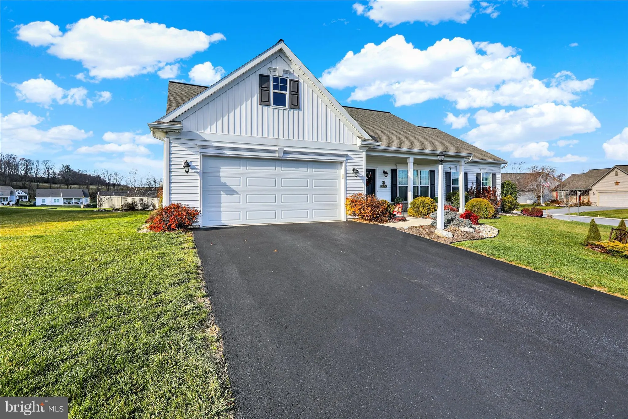 Property Slideshow image 5 of 37 | 4 rosebush ct, Womelsdorf, PA, 19567