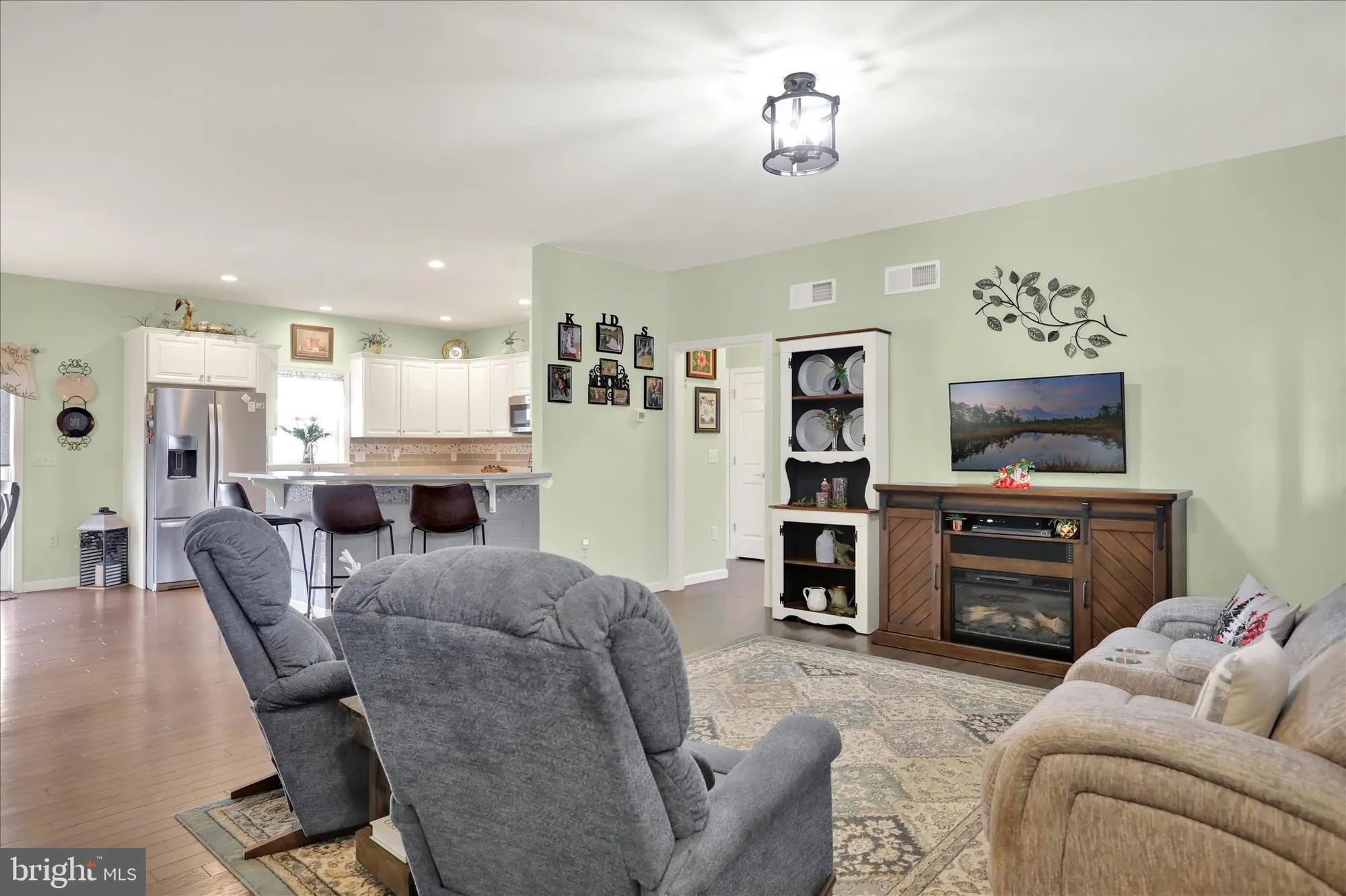 Property Slideshow image 8 of 37 | 4 rosebush ct, Womelsdorf, PA, 19567