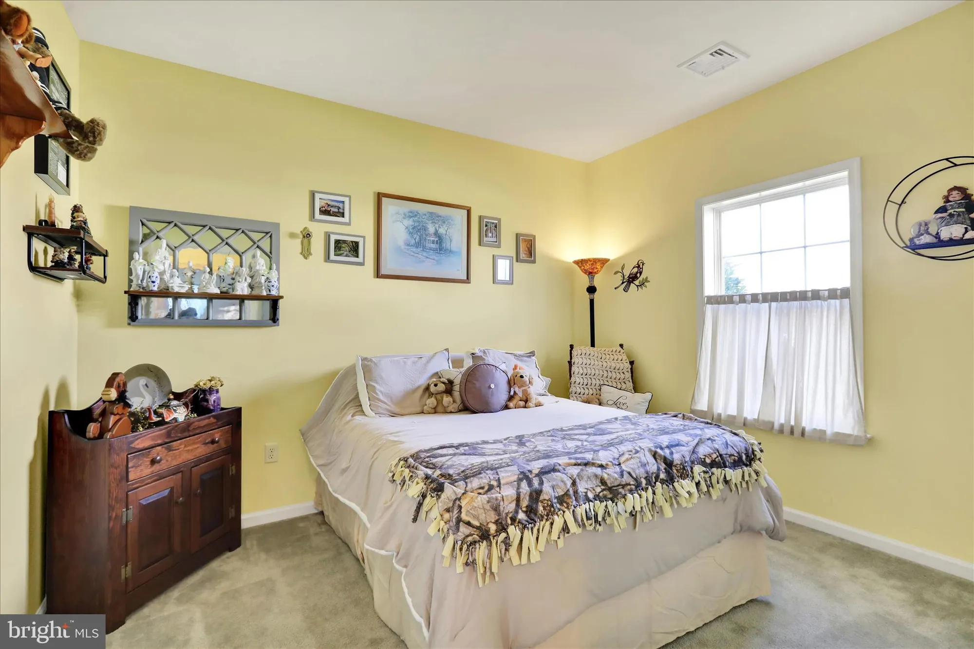 Property Slideshow image 26 of 37 | 4 rosebush ct, Womelsdorf, PA, 19567